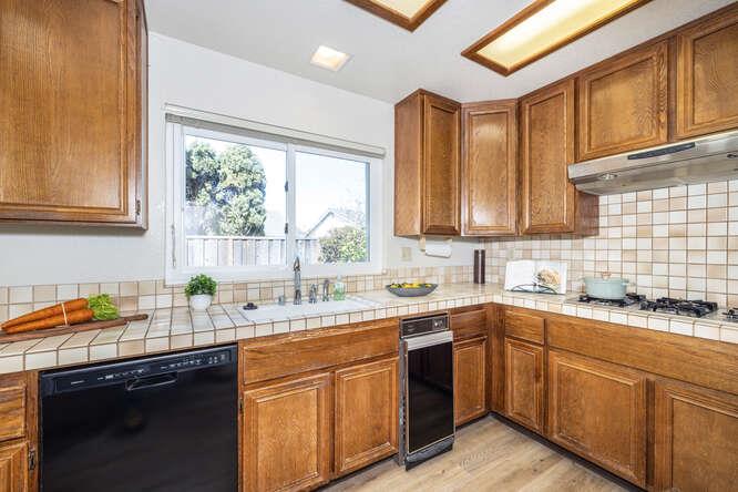 10 Port Royal AVE