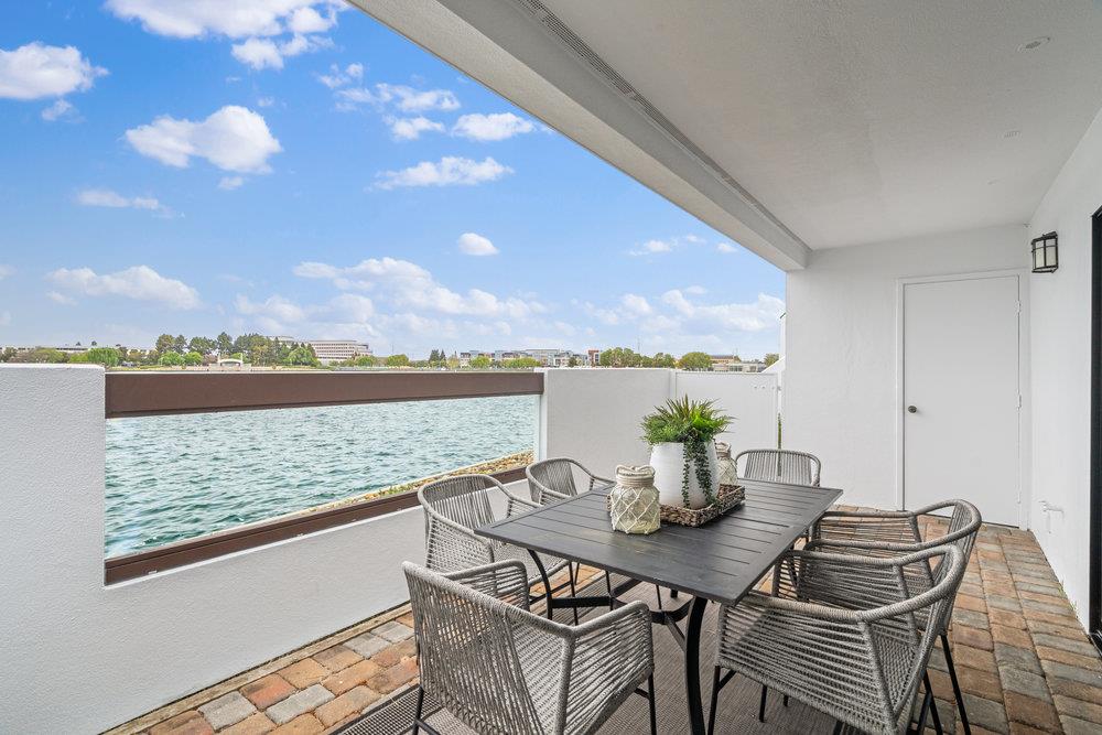 877 Balboa LN