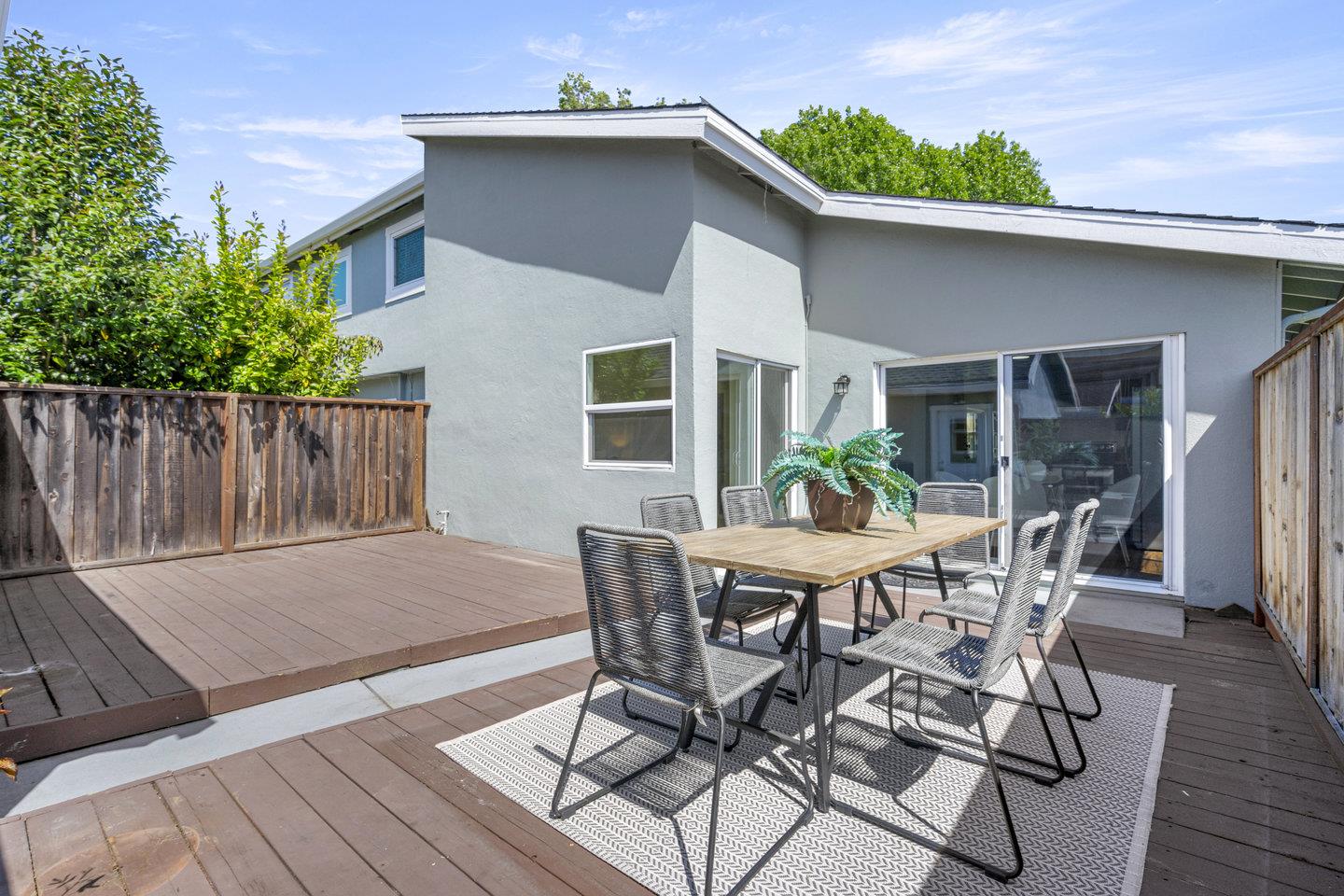 758 Pinta LN