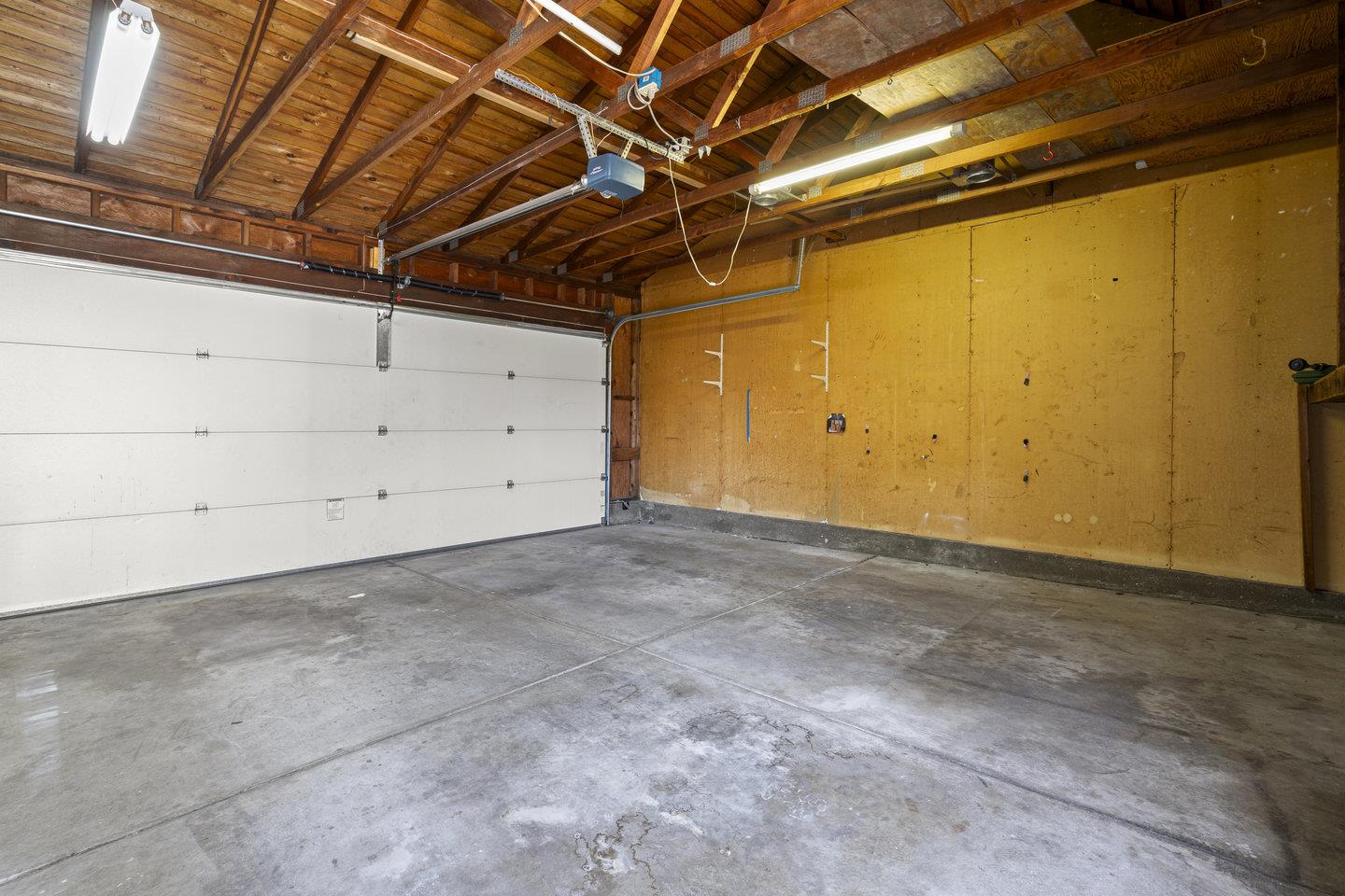 758 Pinta LN