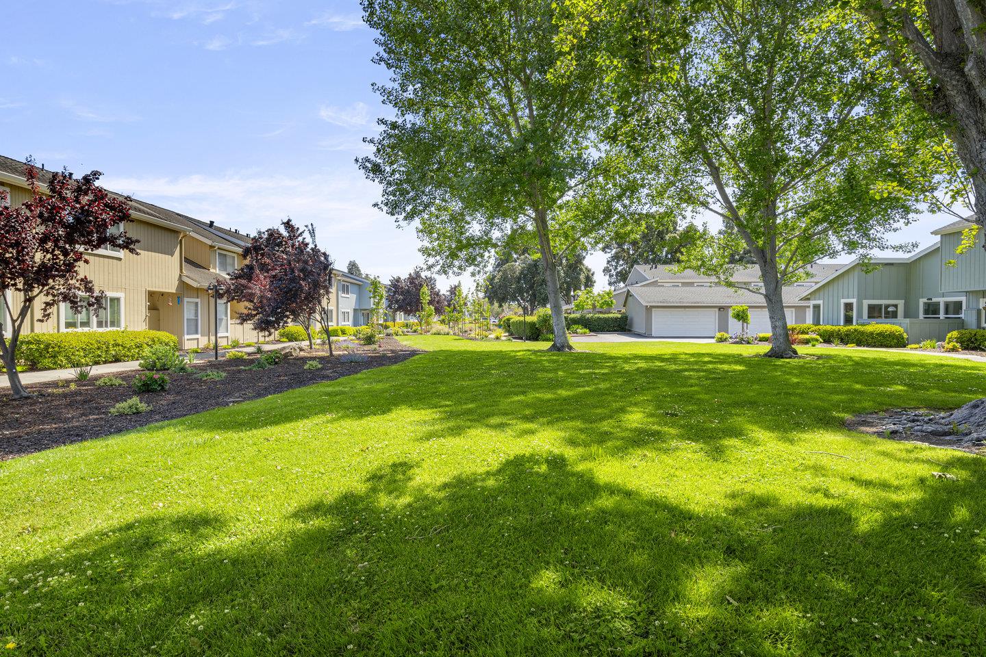 758 Pinta LN