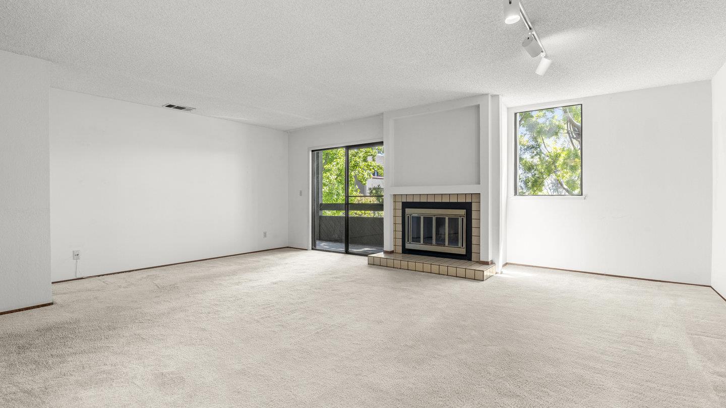 780 Sea Spray Lane 211