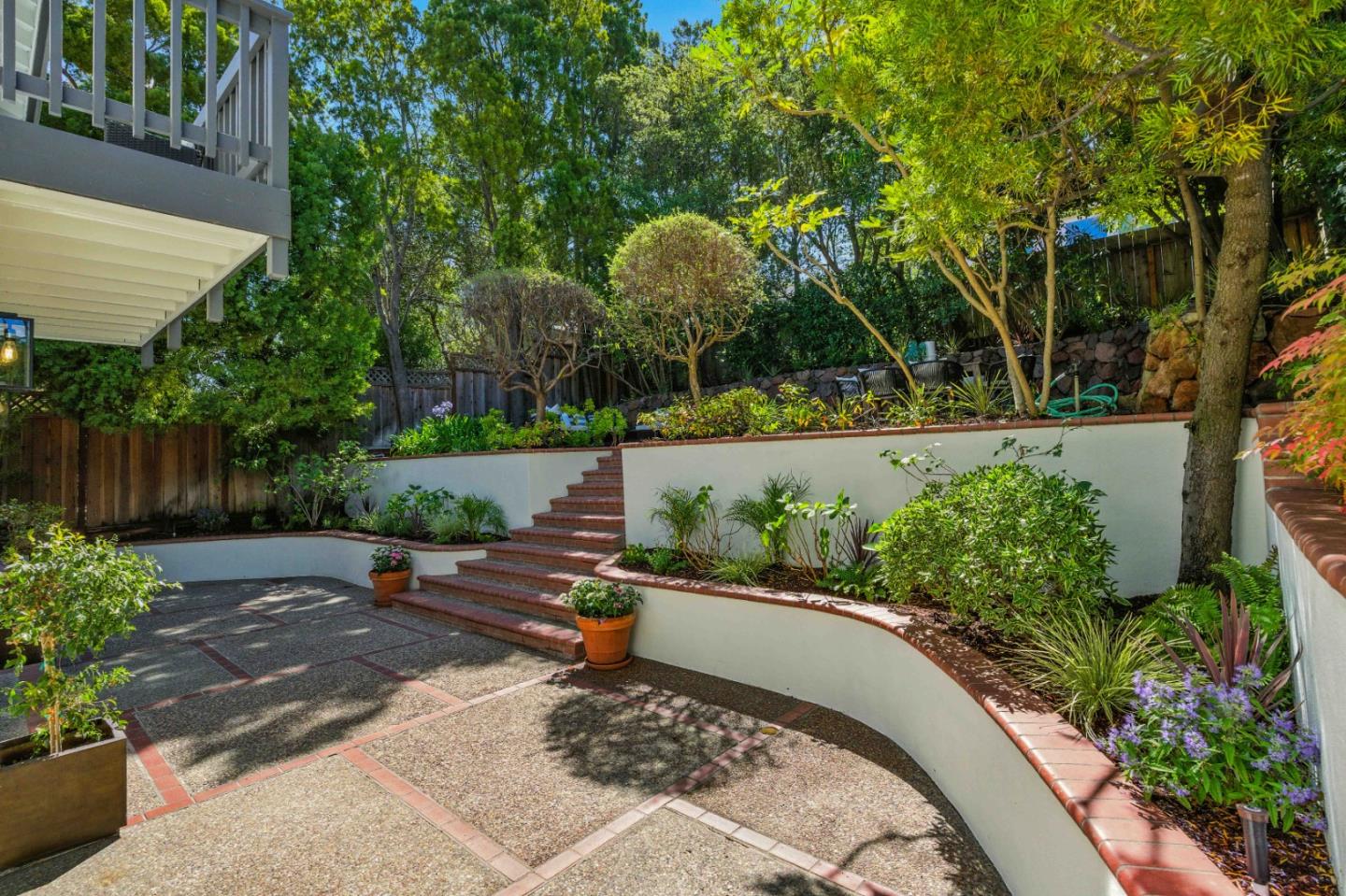 2235 Carmelita Drive