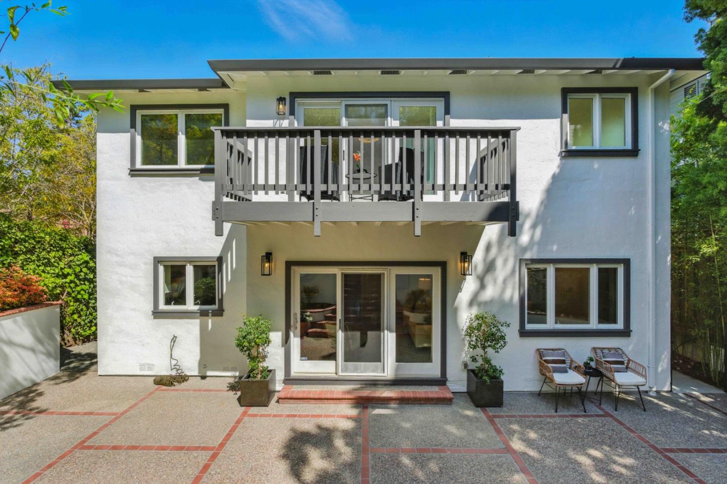 2235 Carmelita Drive