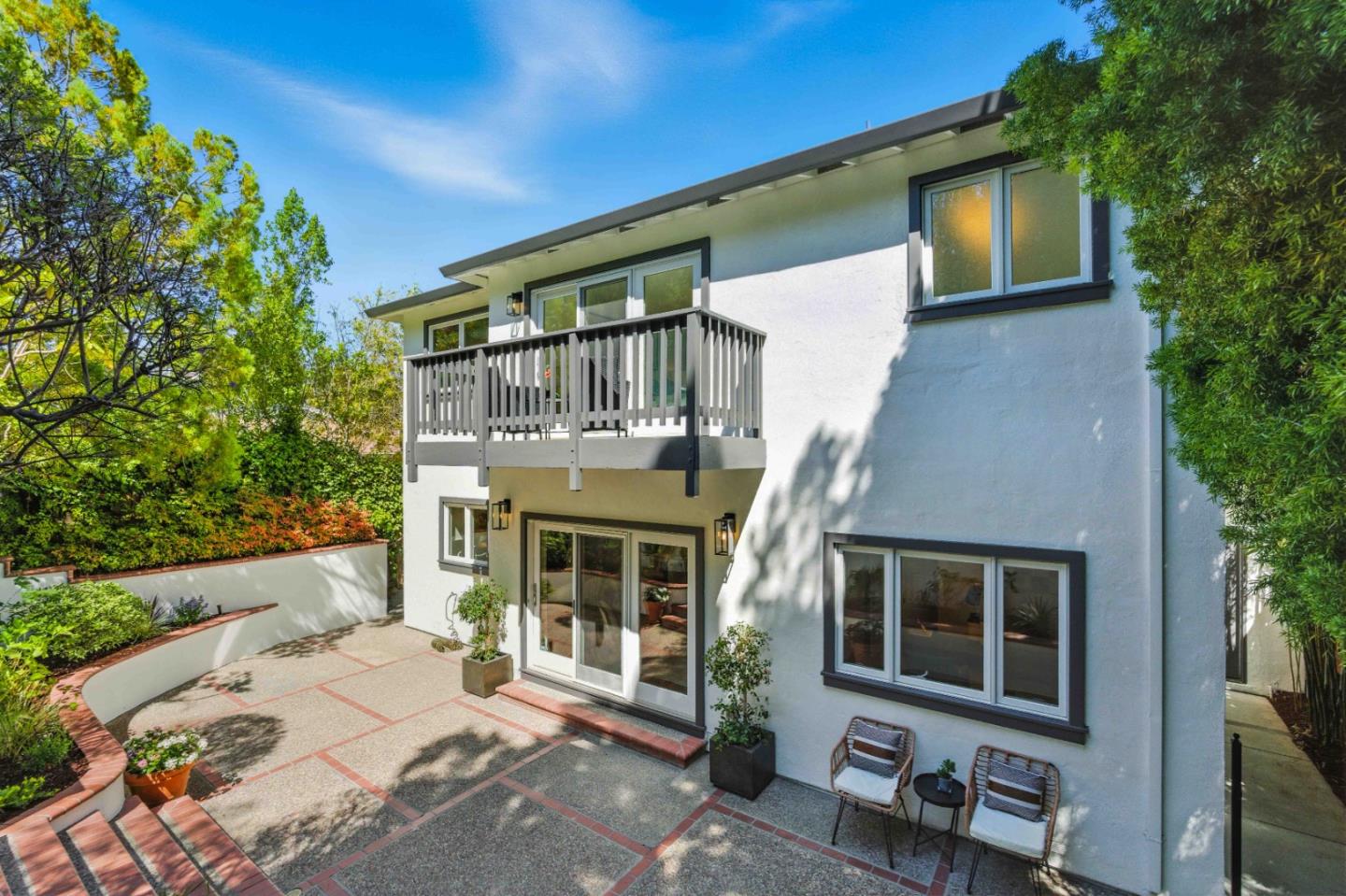 2235 Carmelita Drive