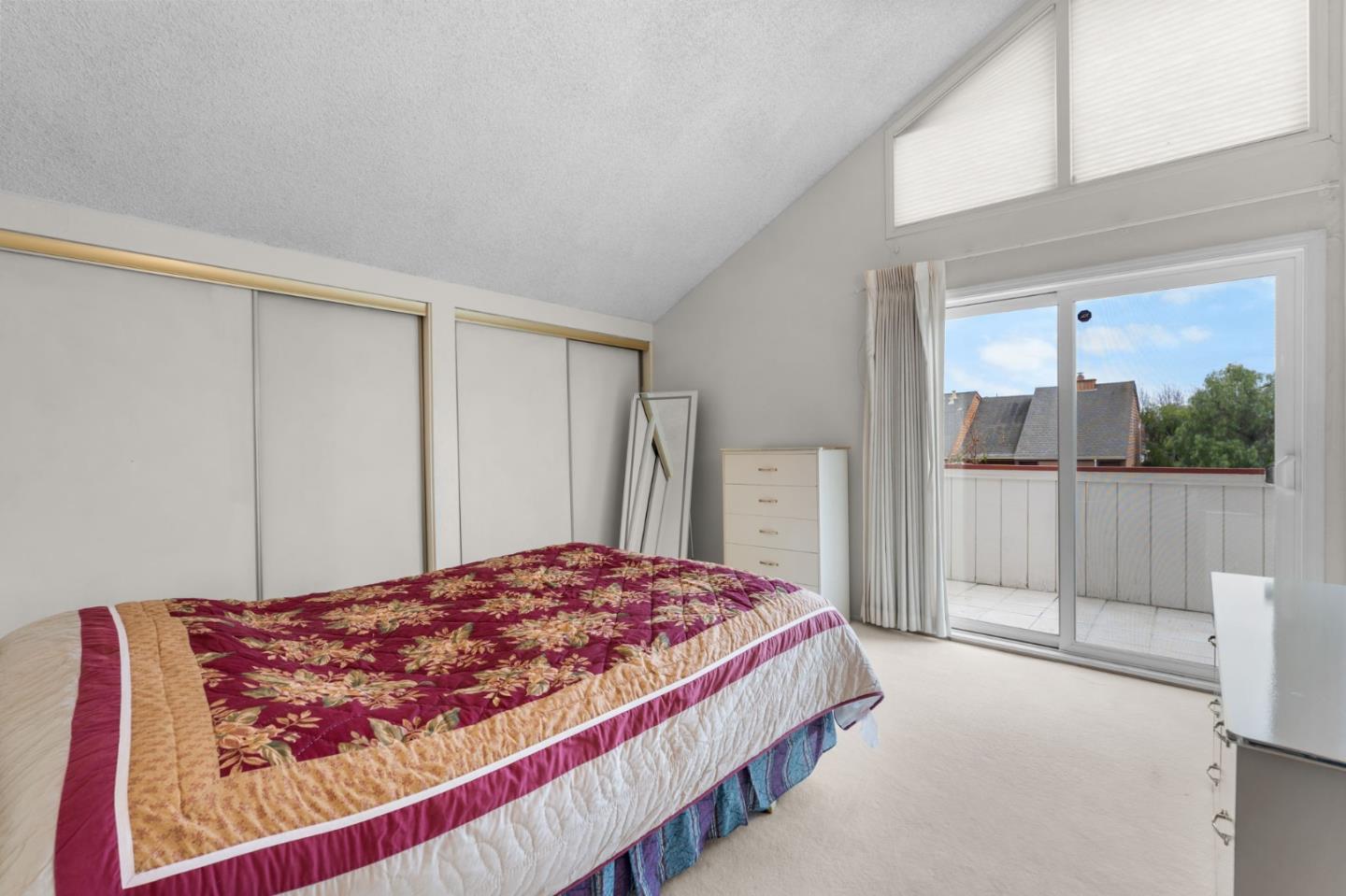 60 Beach Park Boulevard