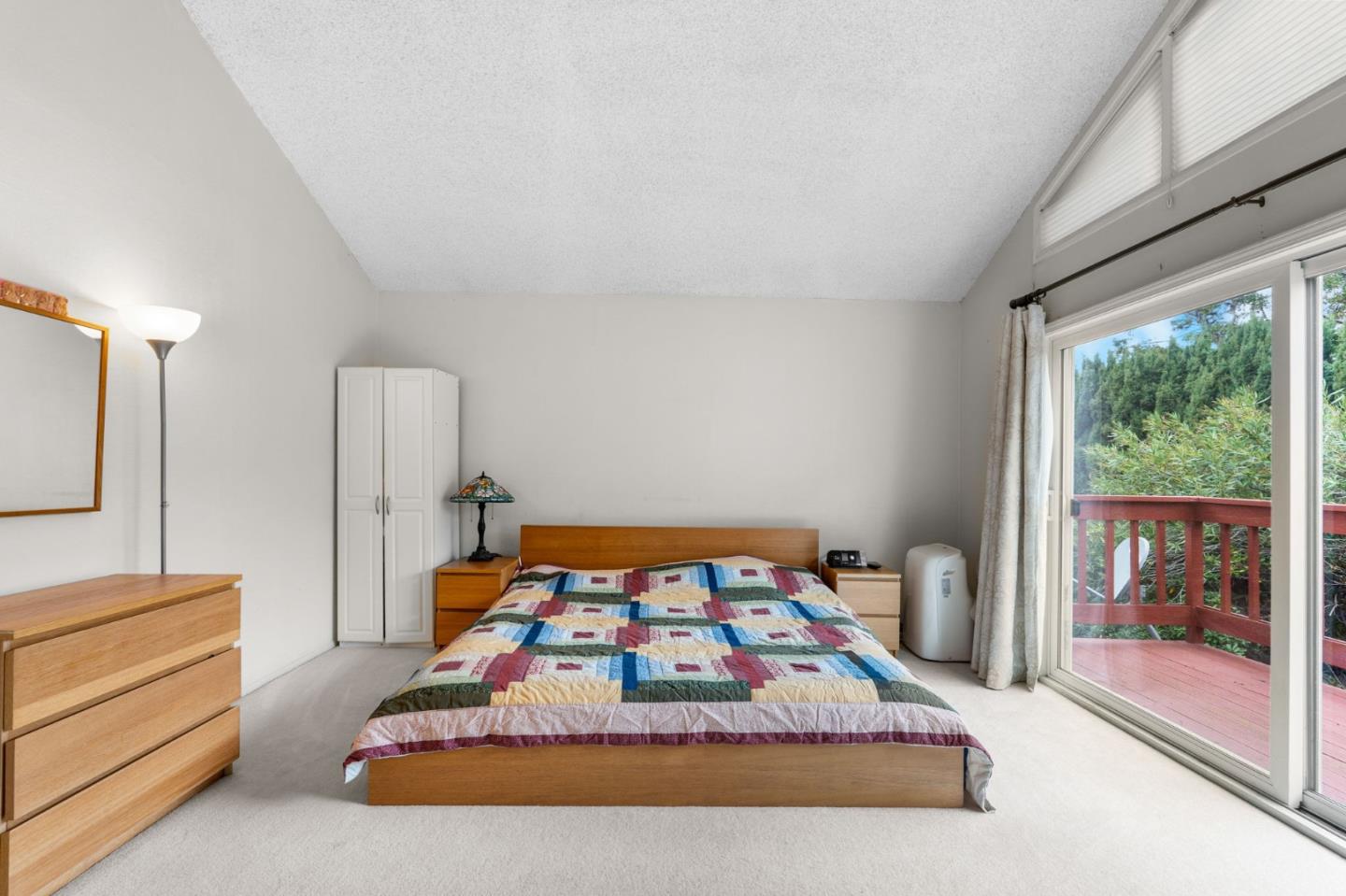 60 Beach Park Boulevard