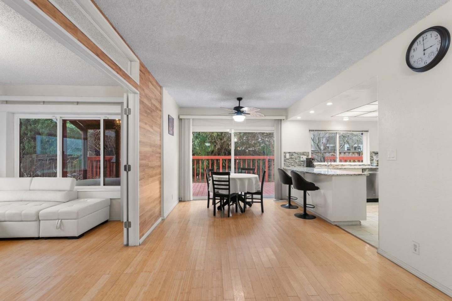 60 Beach Park Boulevard