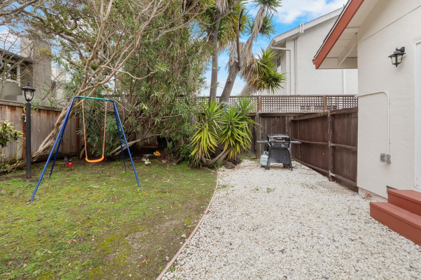 60 Beach Park Boulevard