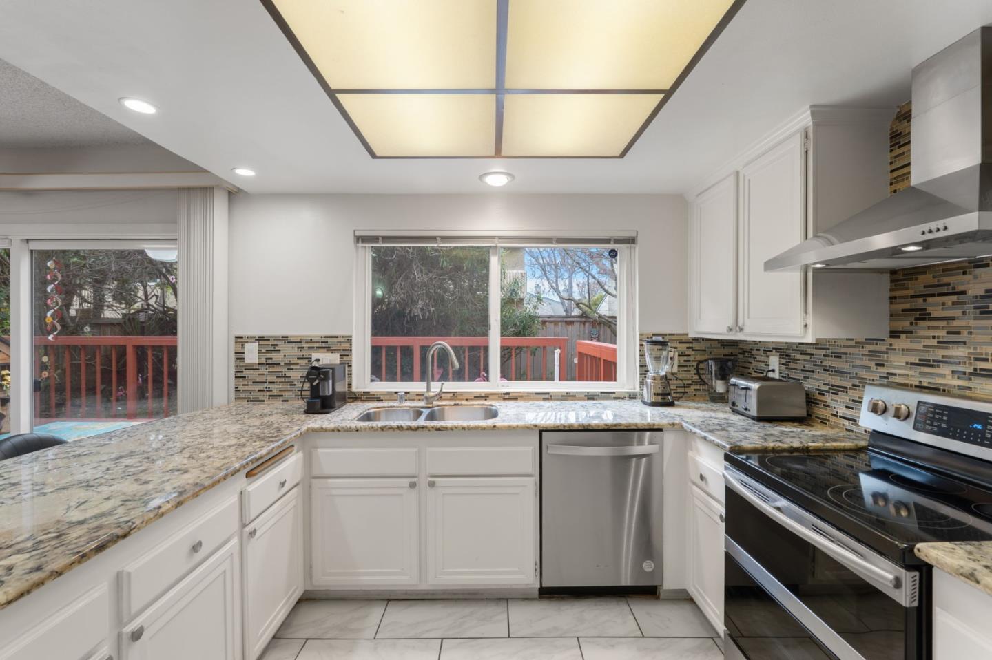 60 Beach Park Boulevard