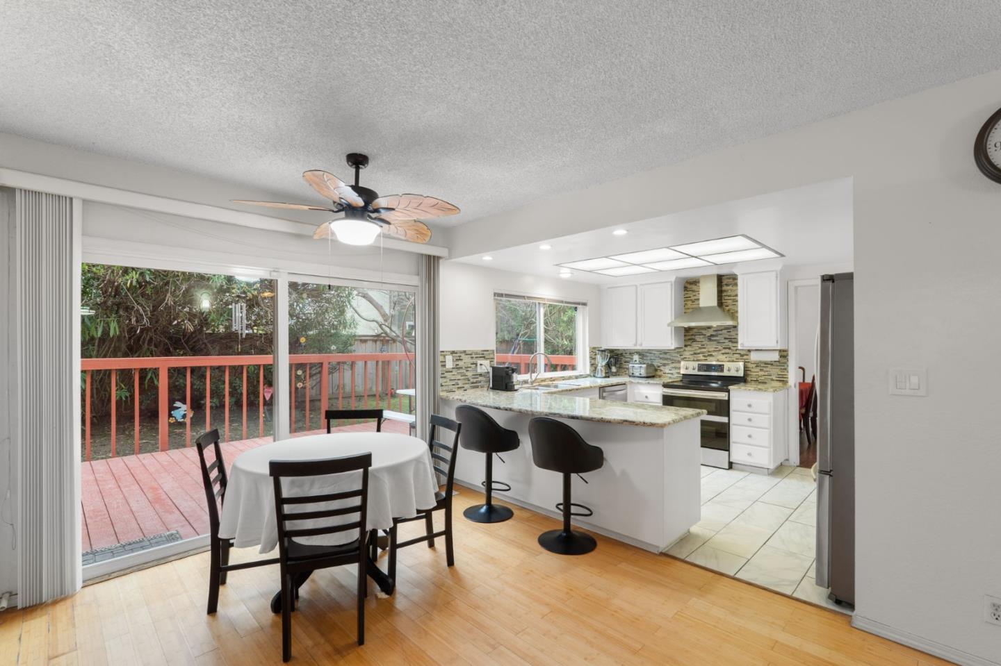 60 Beach Park Boulevard