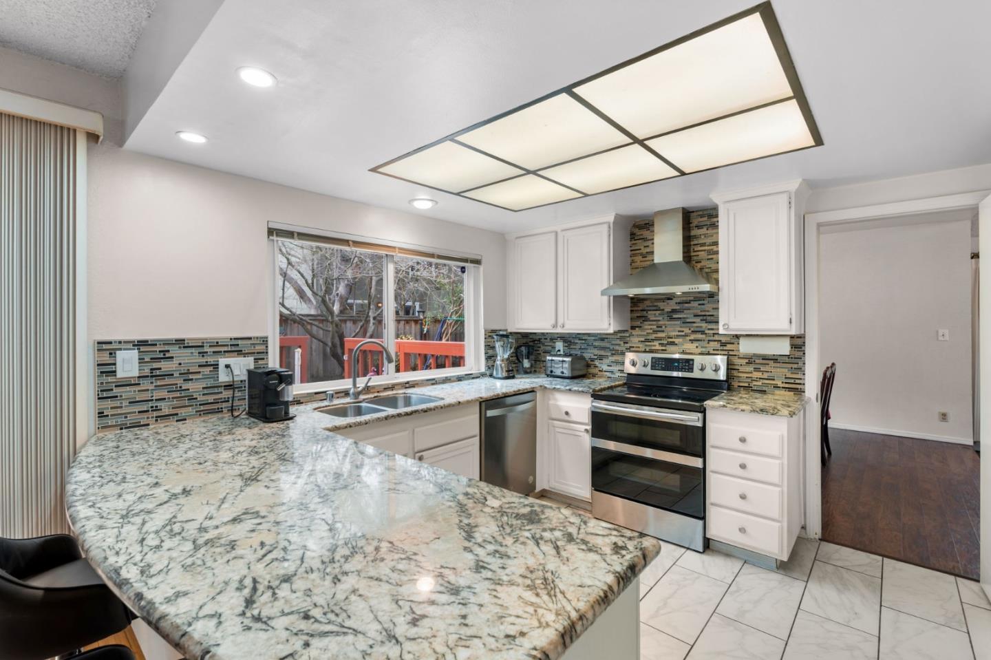 60 Beach Park Boulevard