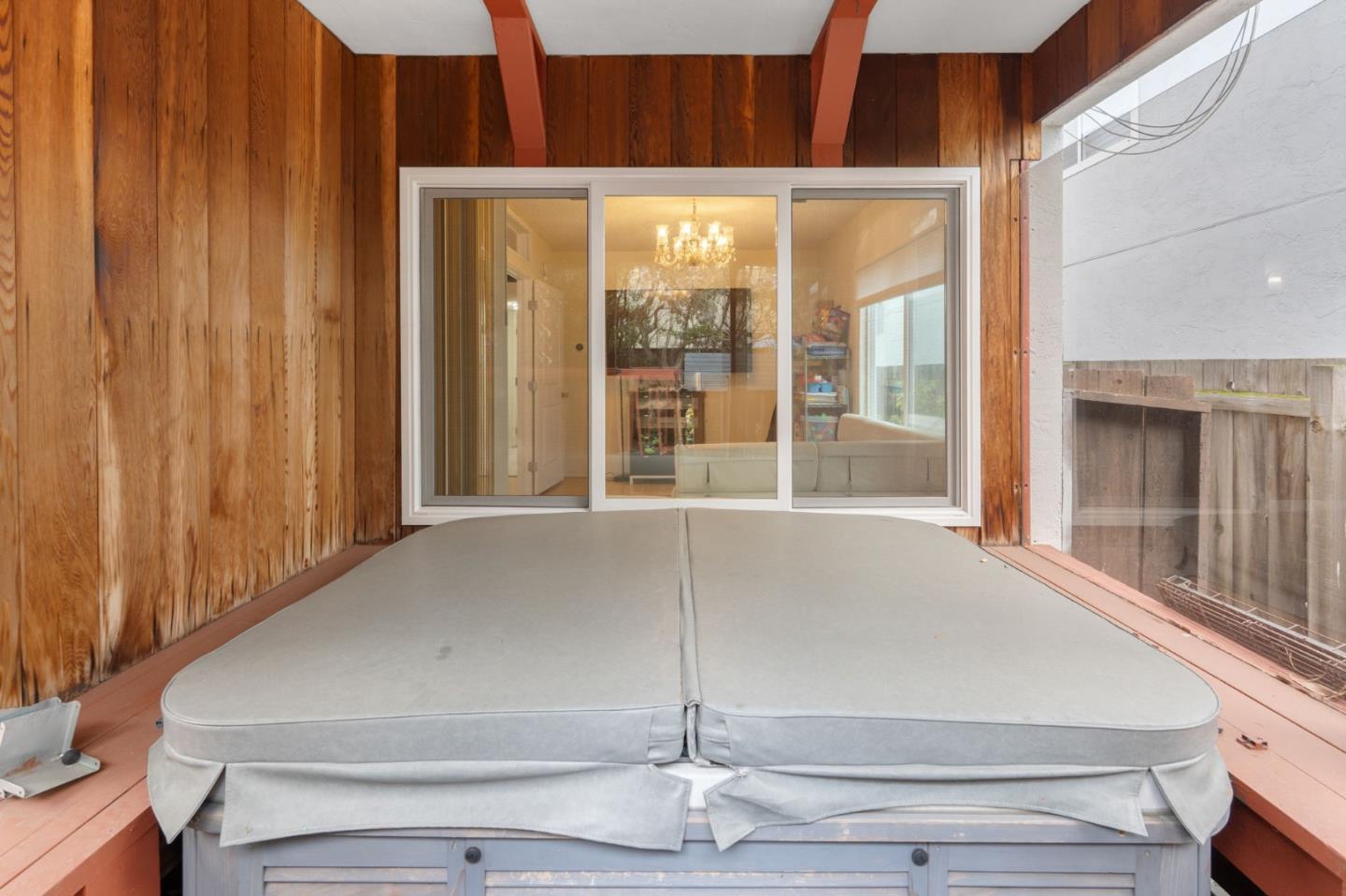 60 Beach Park Boulevard