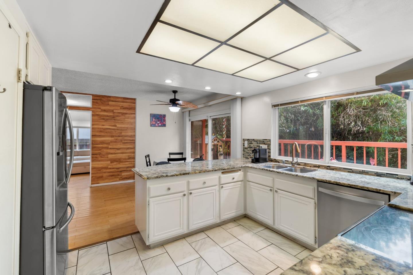 60 Beach Park Boulevard