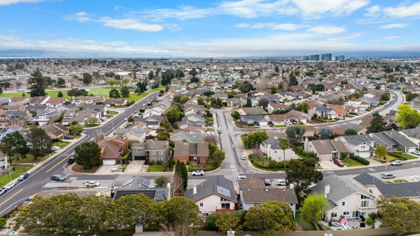 60 Beach Park Boulevard