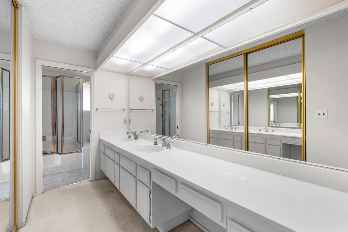 60 Beach Park Boulevard