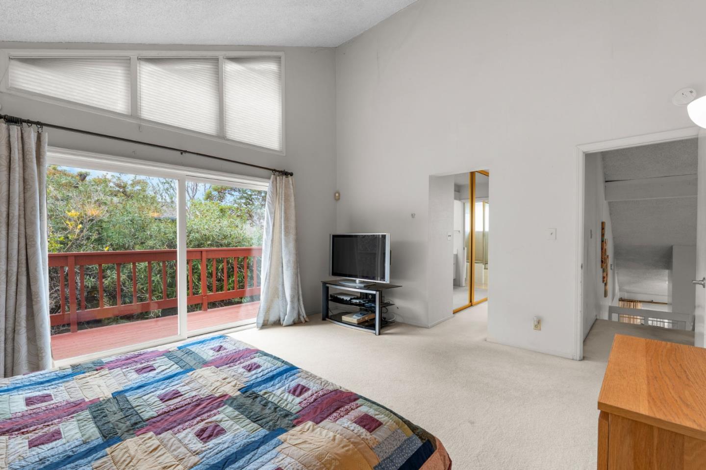 60 Beach Park Boulevard