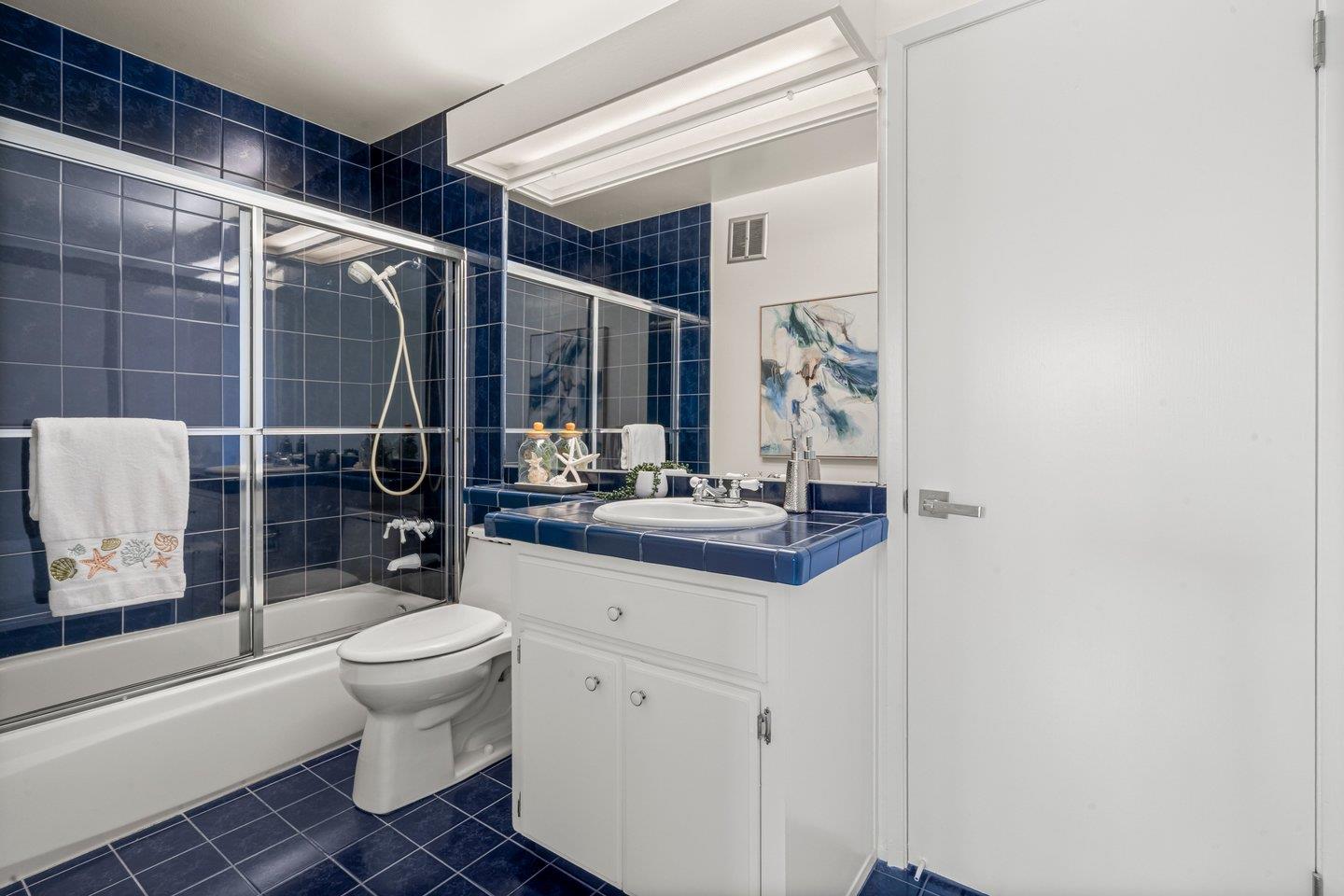 700 Portofino LN