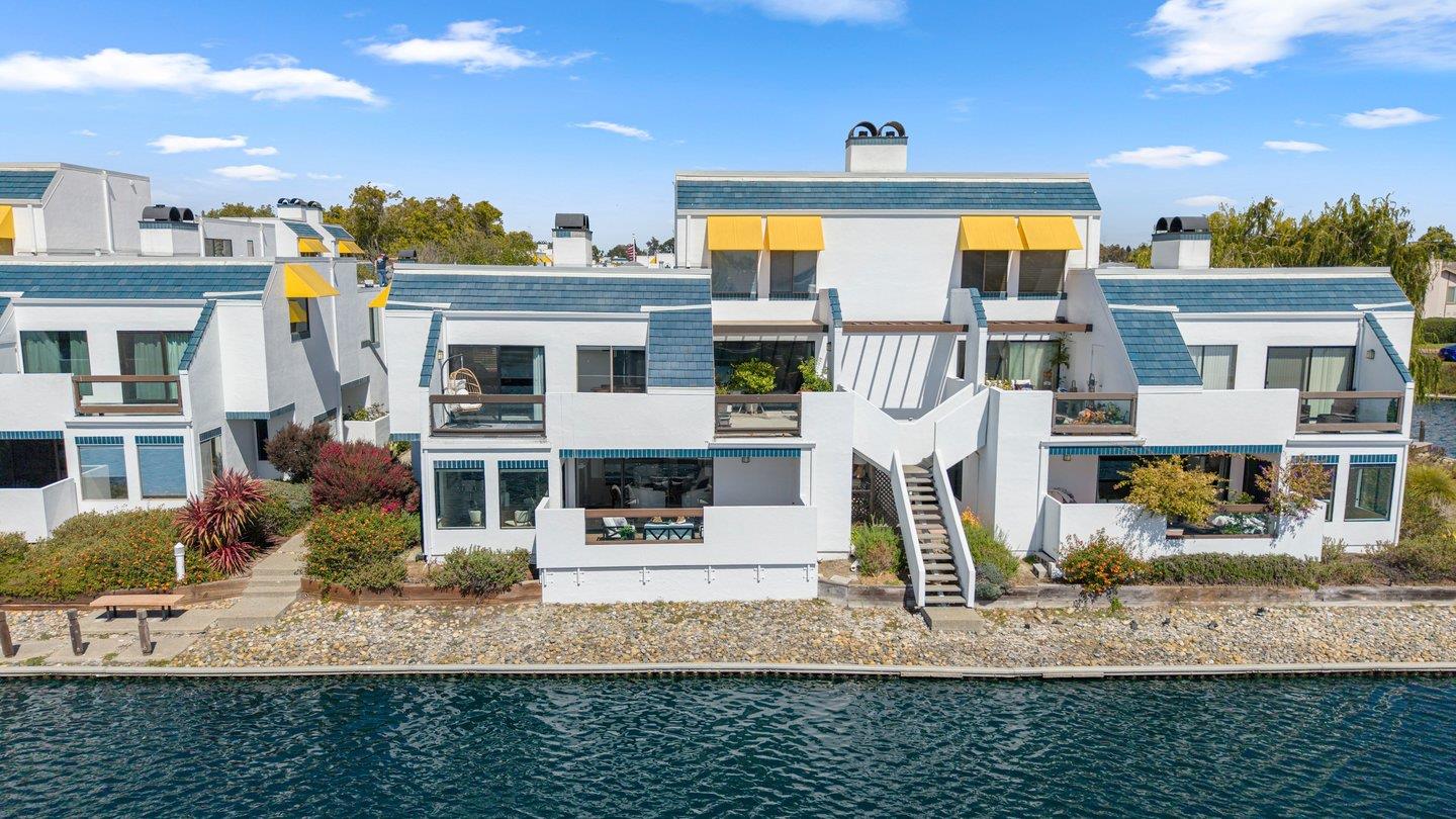 700 Portofino LN