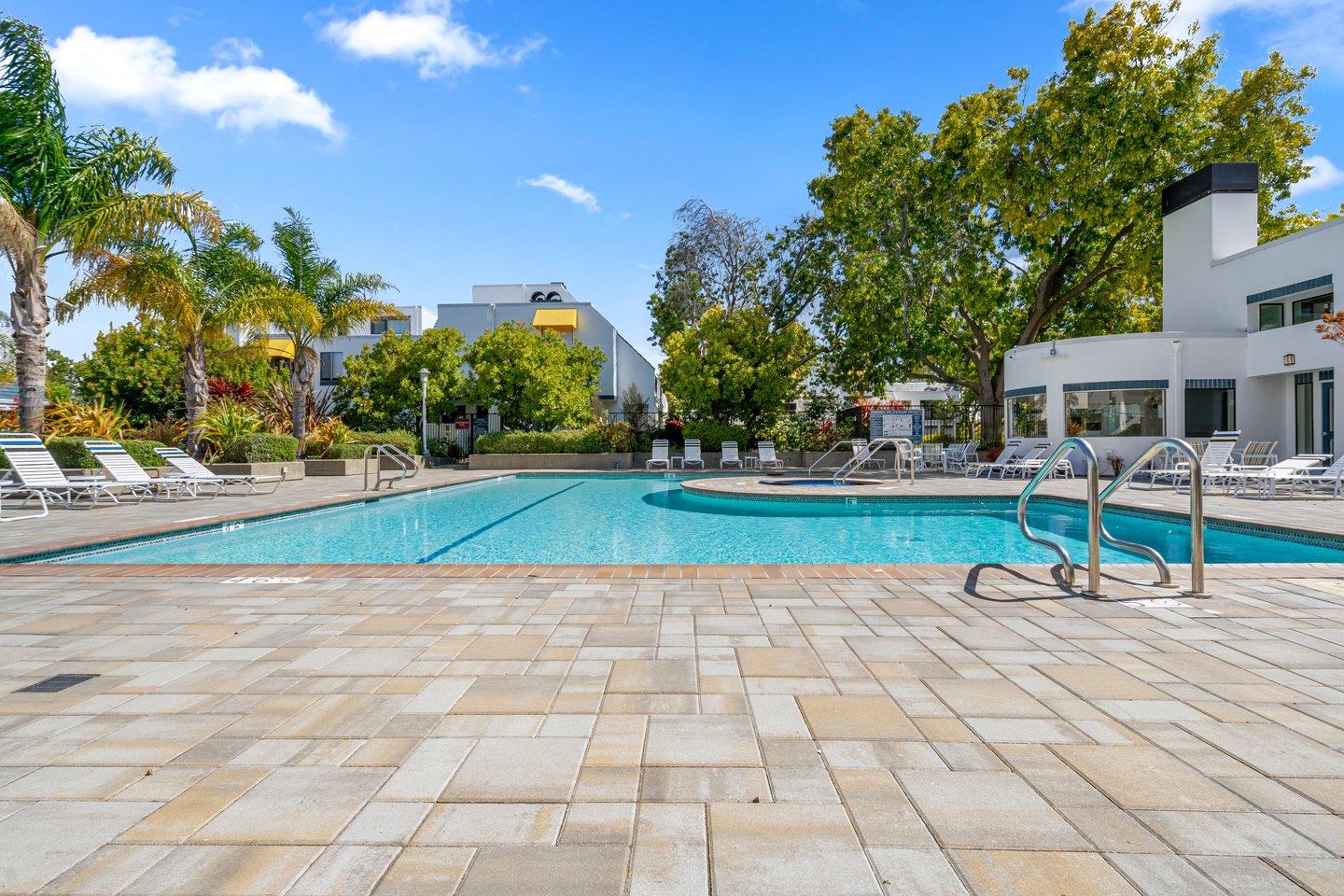 700 Portofino LN