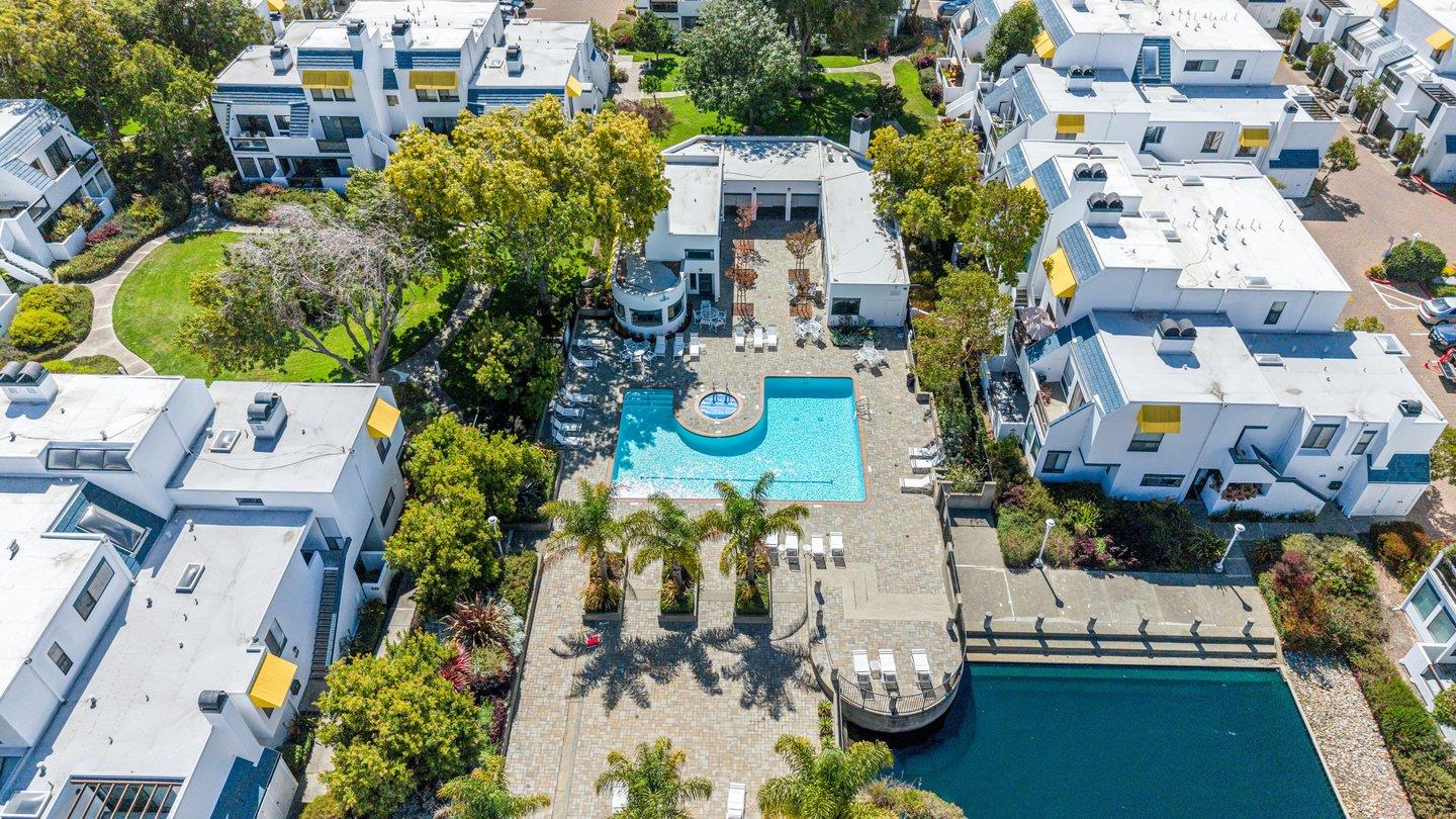 700 Portofino LN