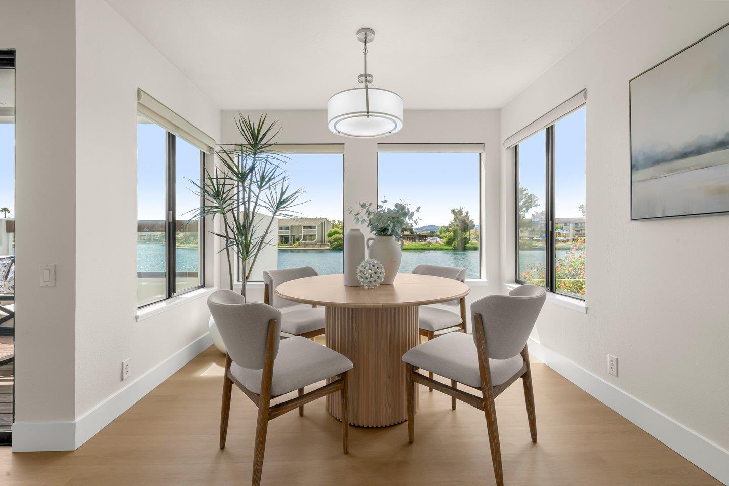 700 Portofino LN
