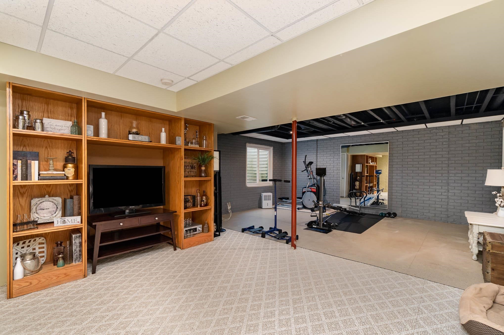 544 W Ridge Rd