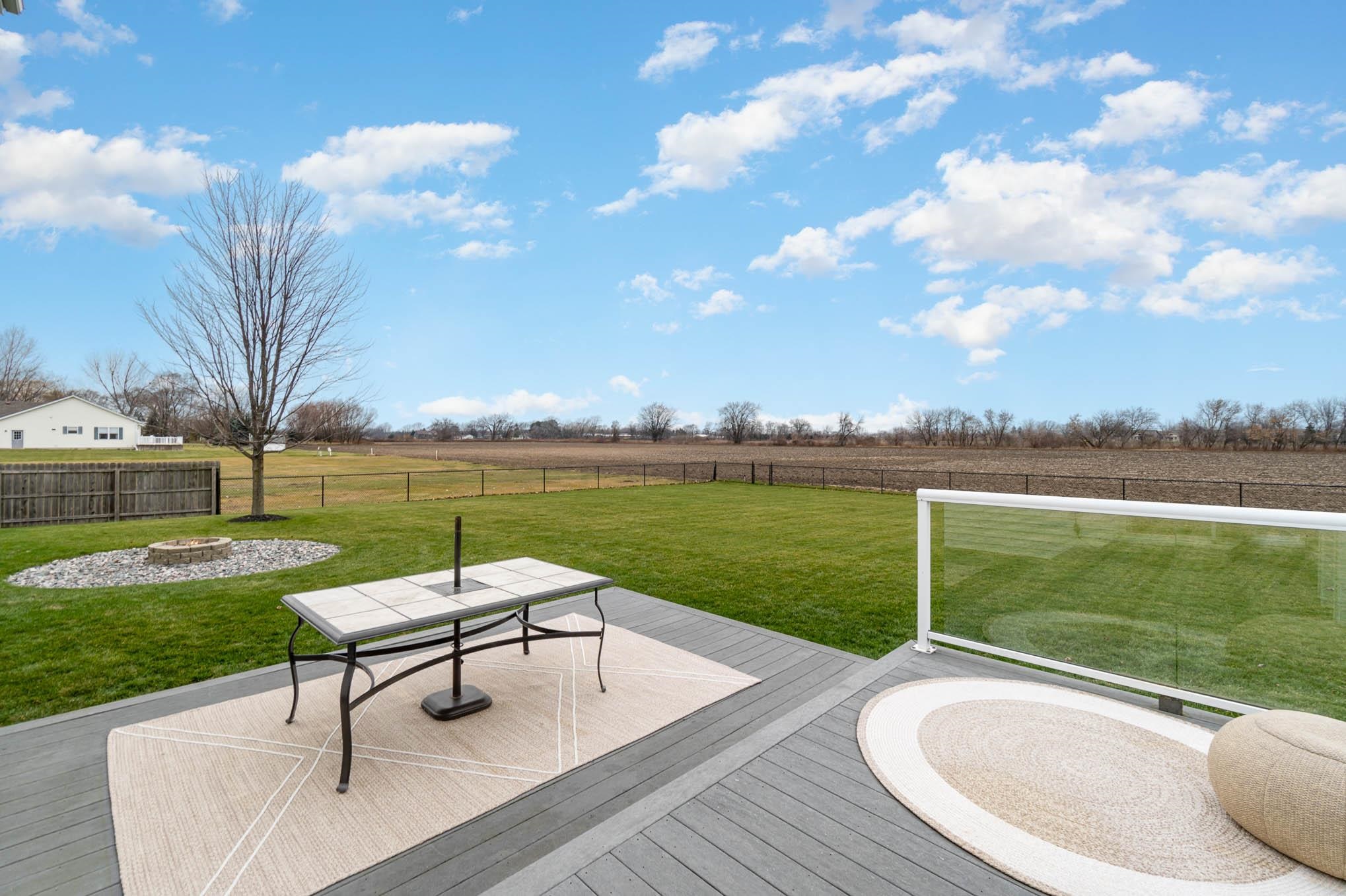 544 W Ridge Rd