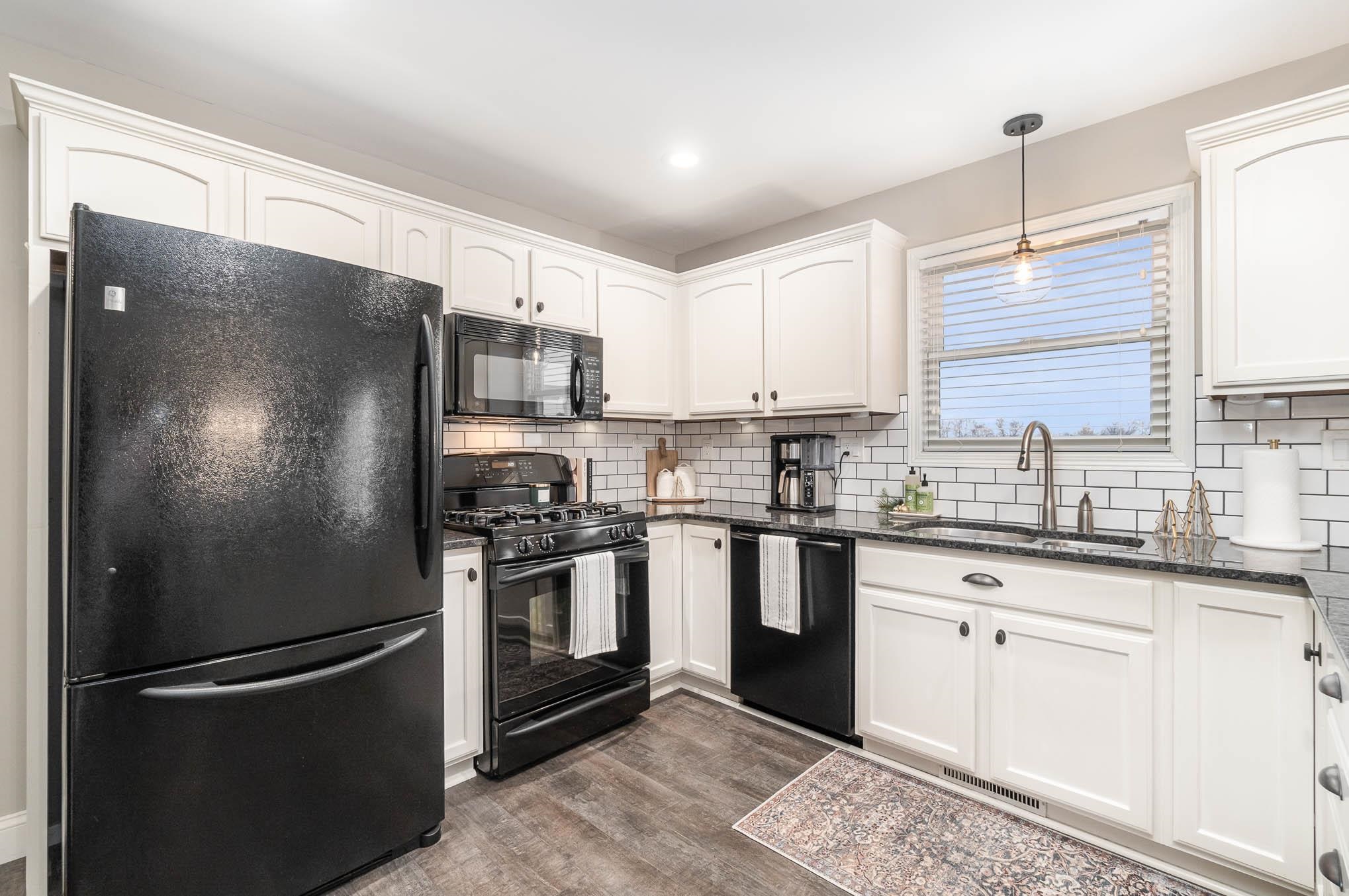 544 W Ridge Rd