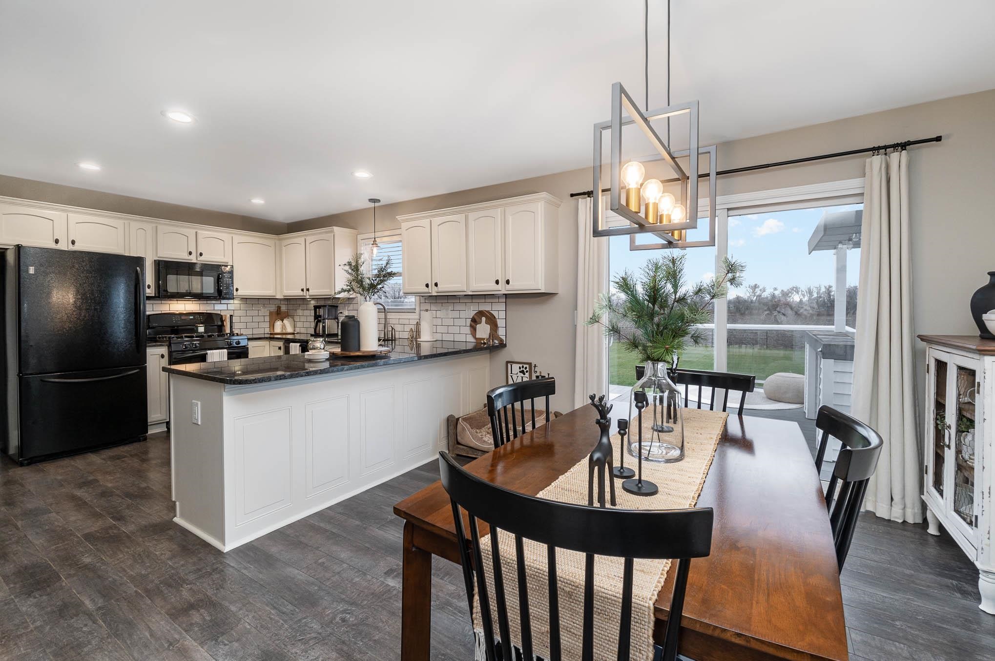 544 W Ridge Rd