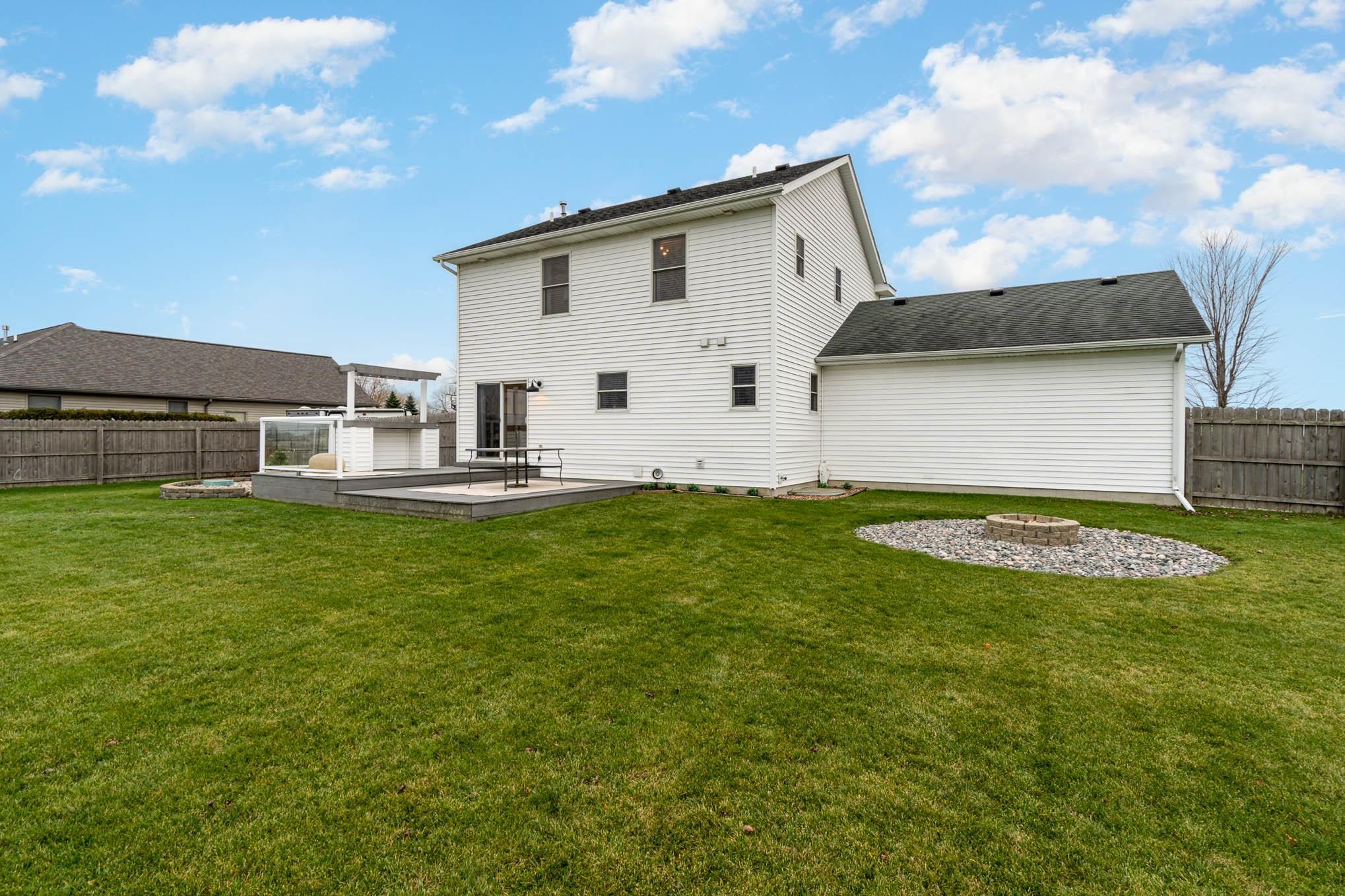 544 W Ridge Rd
