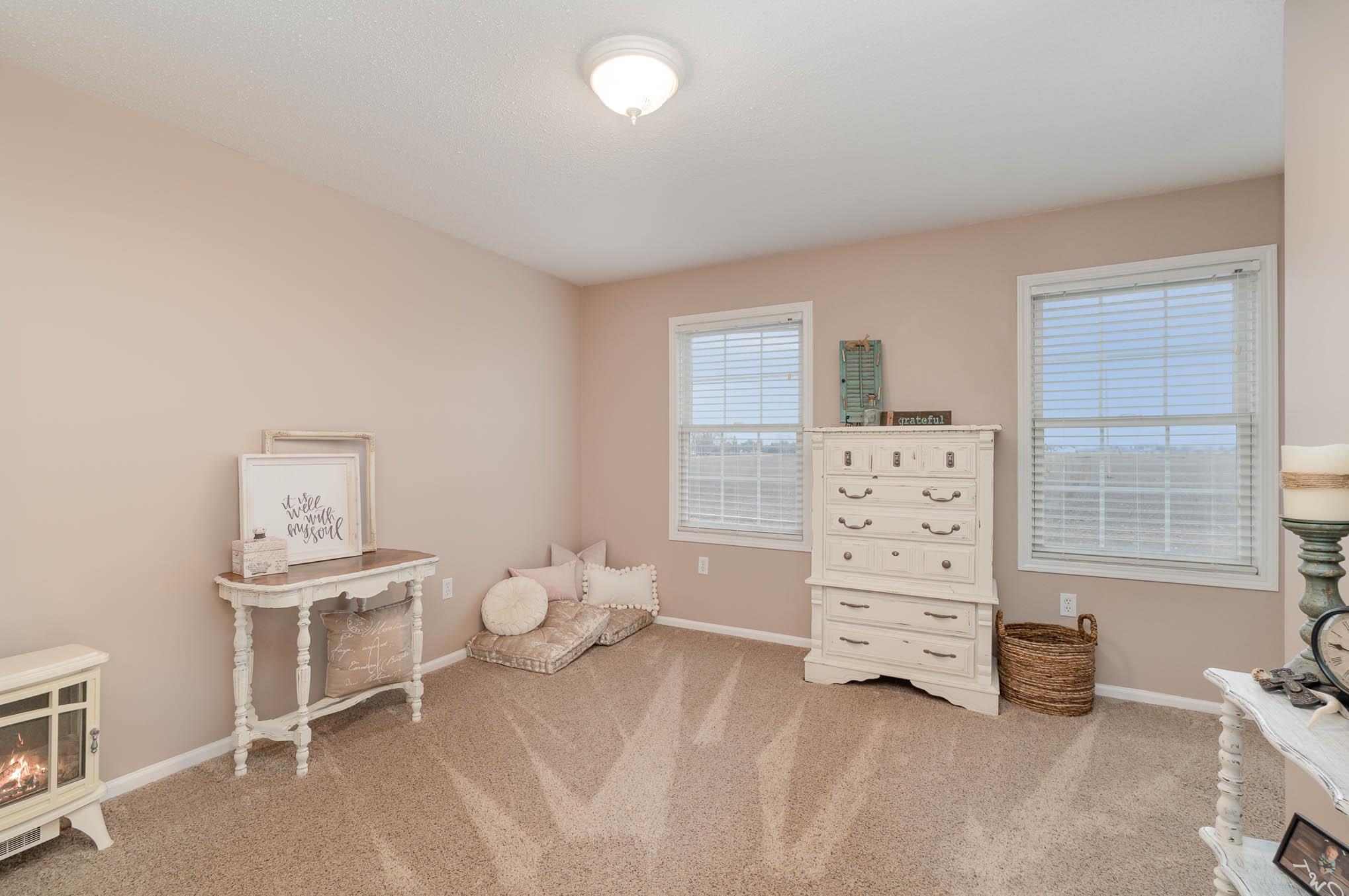 544 W Ridge Rd