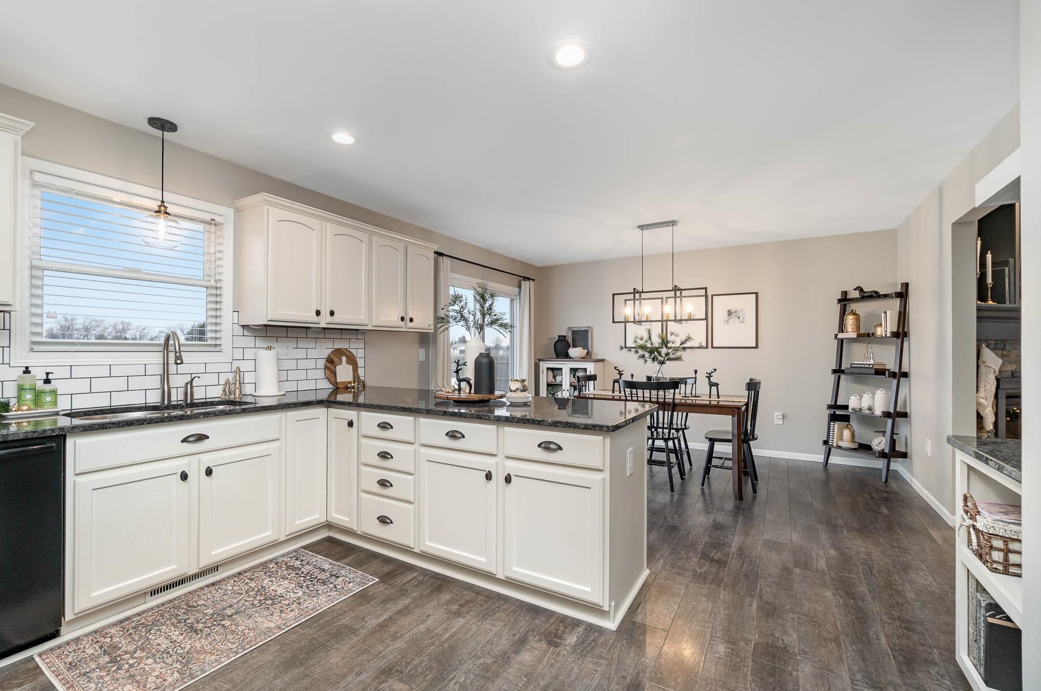 544 W Ridge Rd