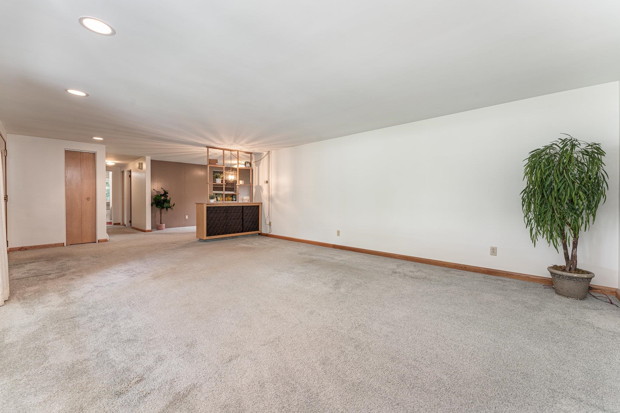 158 N Meridian Road