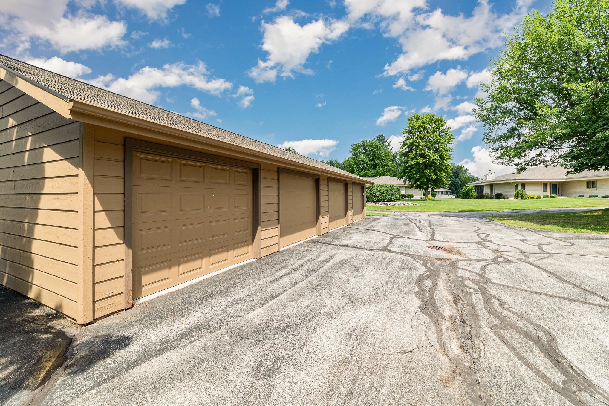 8957 Oak Meadow Unit 11 Drive Unit: 11
