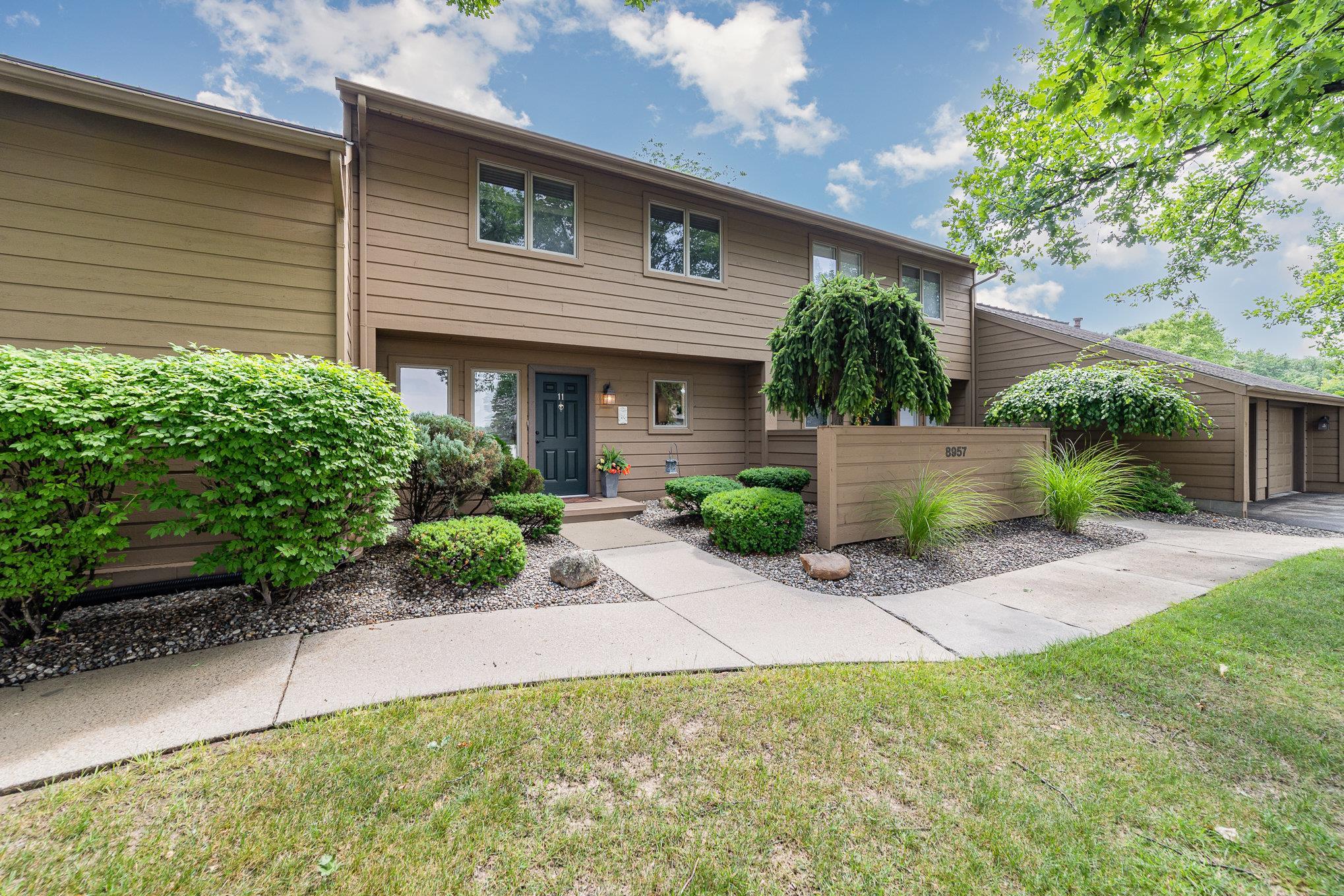 8957 Oak Meadow Unit 11 Drive Unit: 11