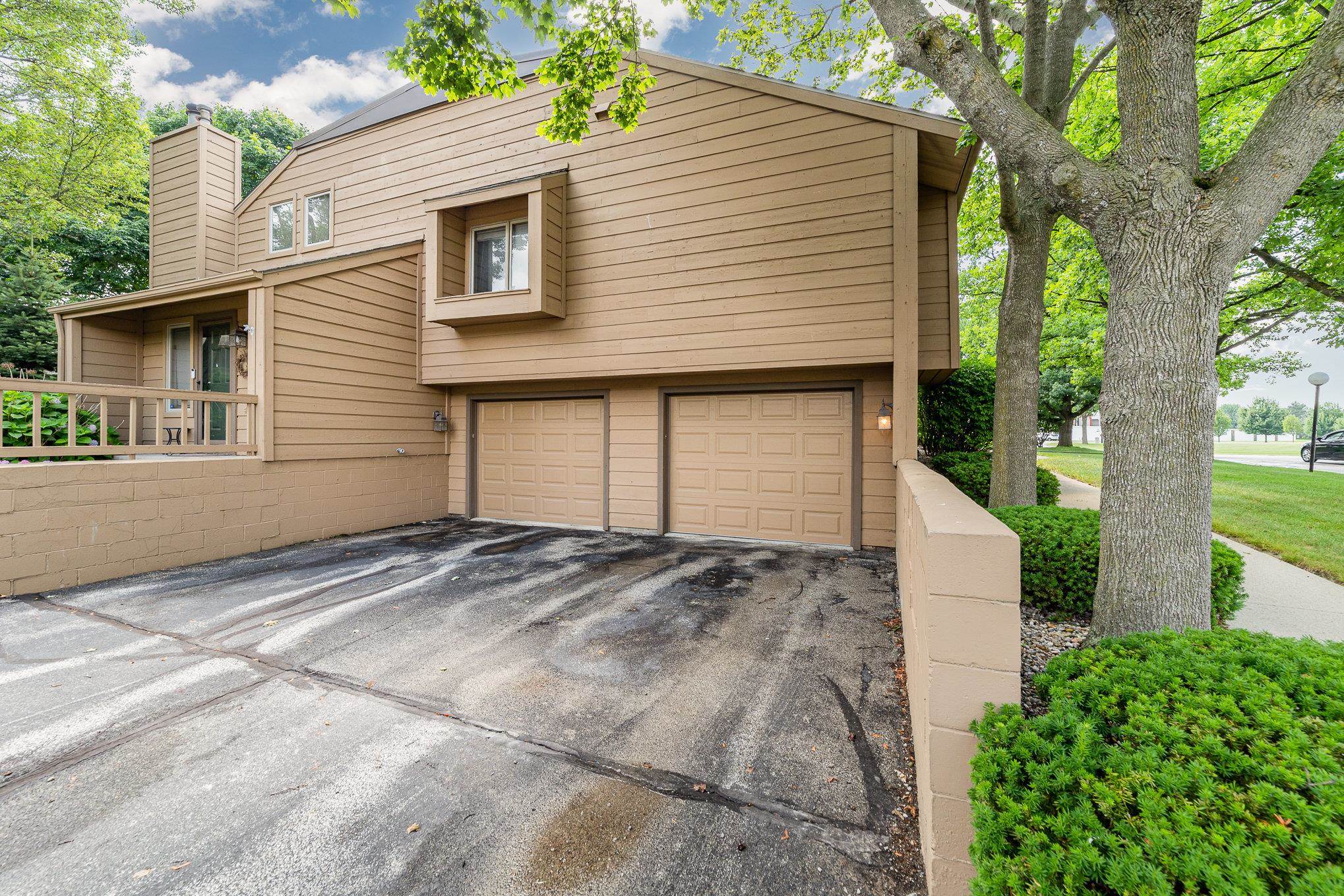 8957 Oak Meadow Unit 11 Drive Unit: 11