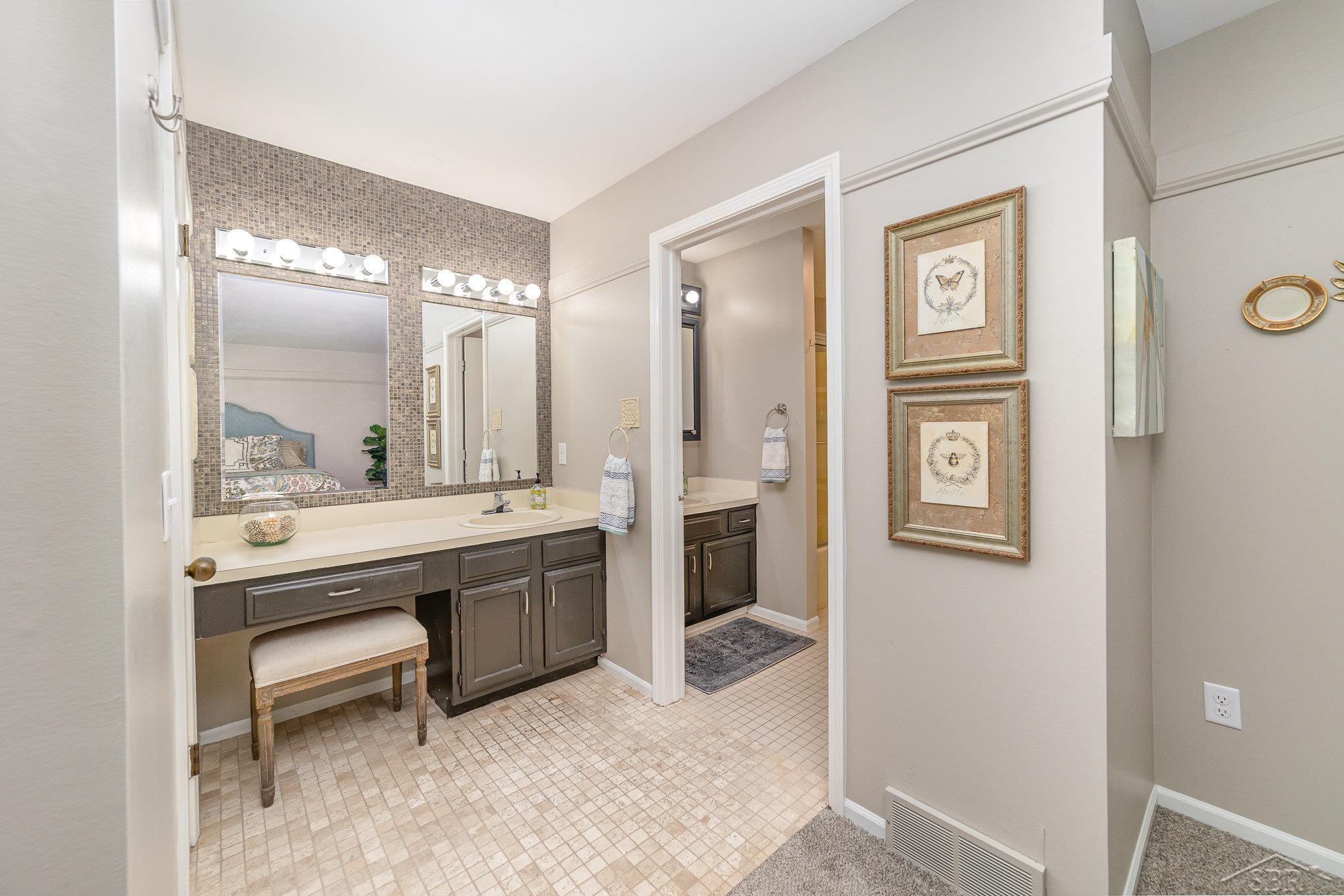 8957 Oak Meadow Unit 11 Drive # 11