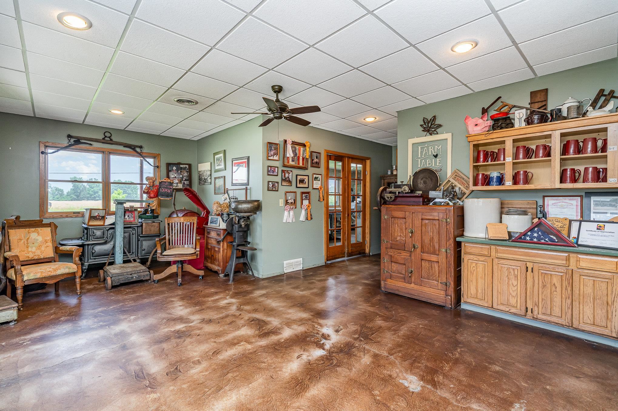 13105 Gratiot Road