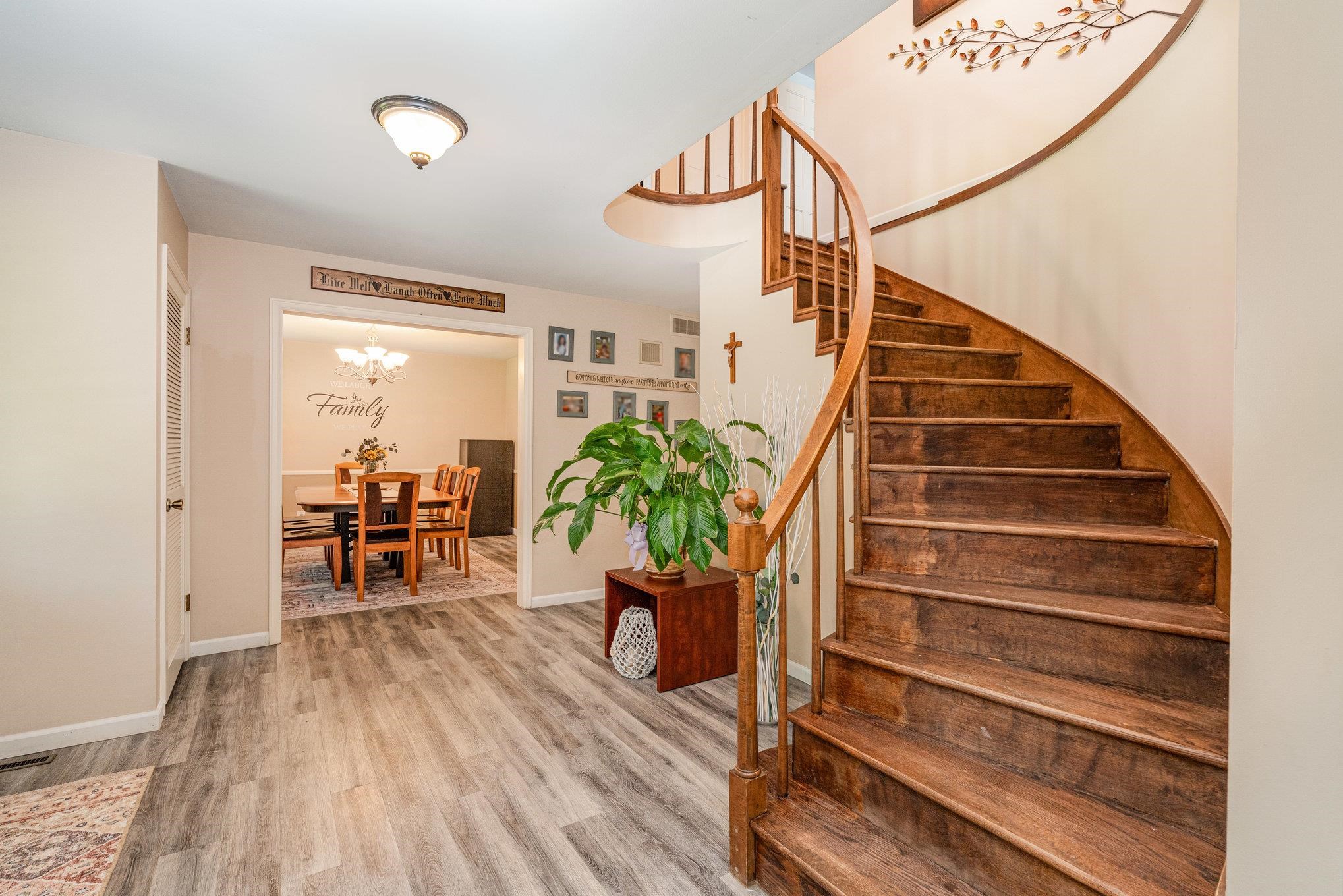 5411 Sturgeon Creek Parkway