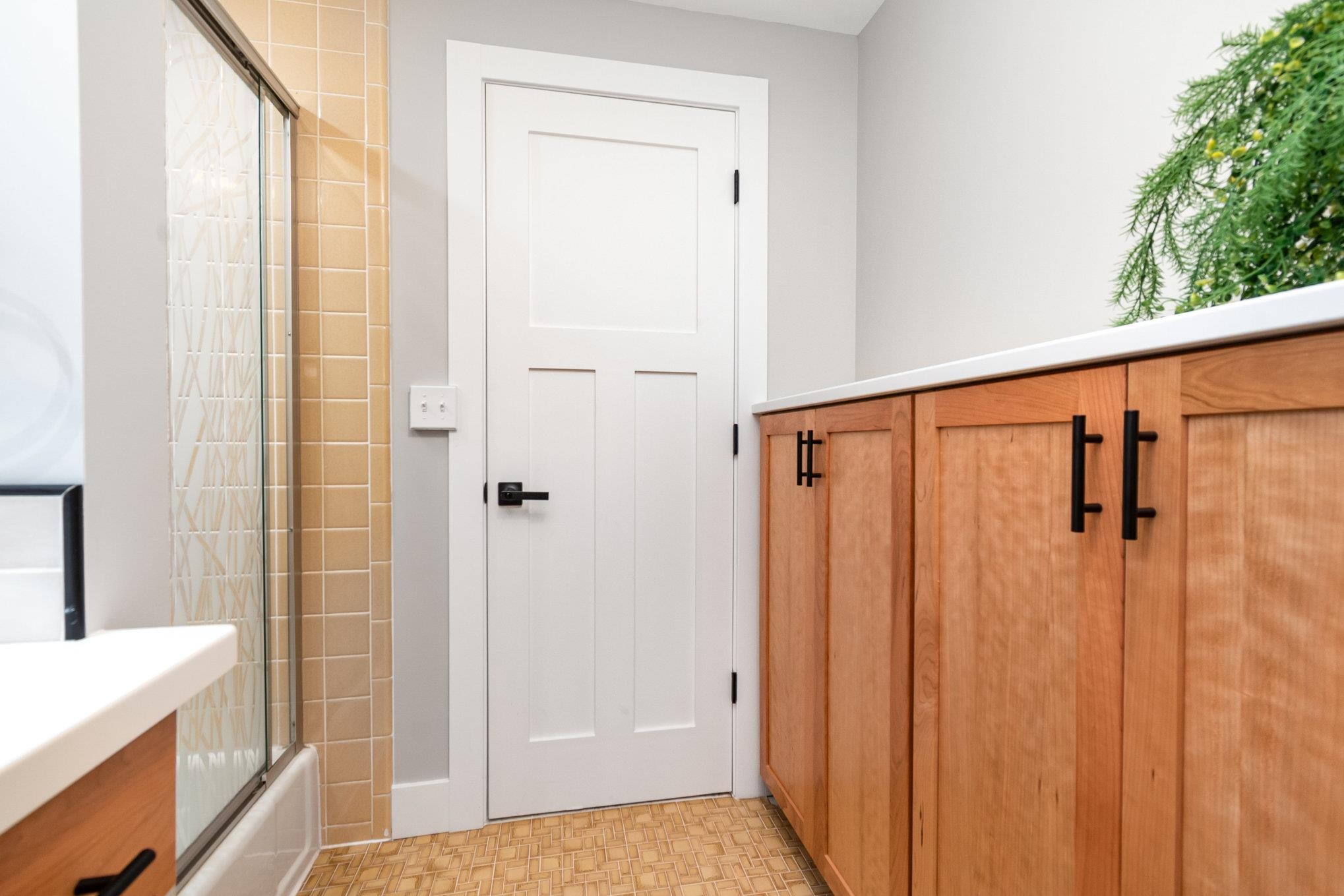 4911 Sturgeon Creek Parkway