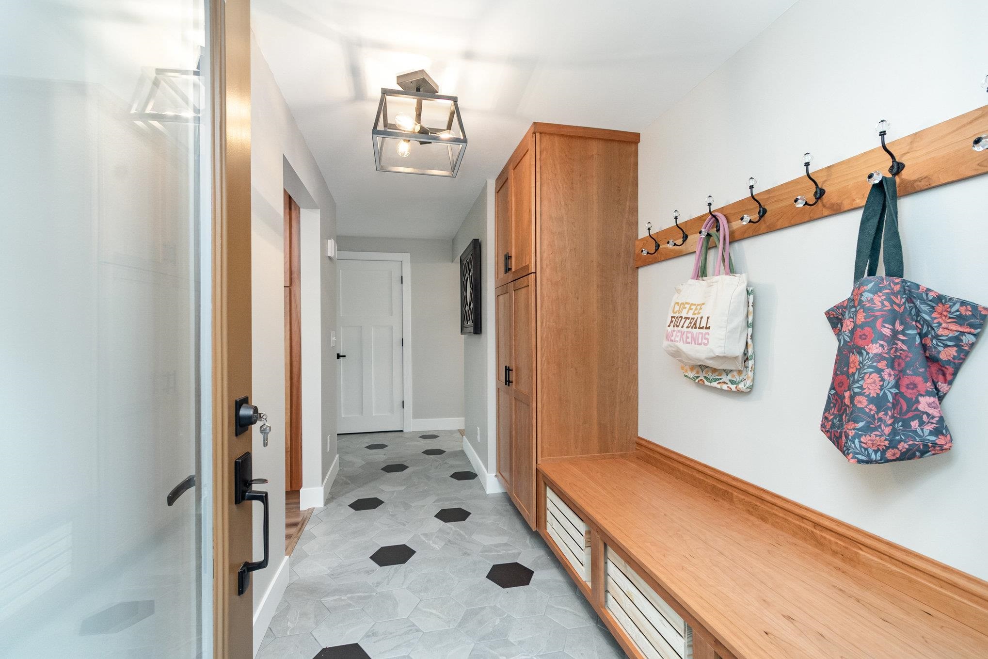 4911 Sturgeon Creek Parkway