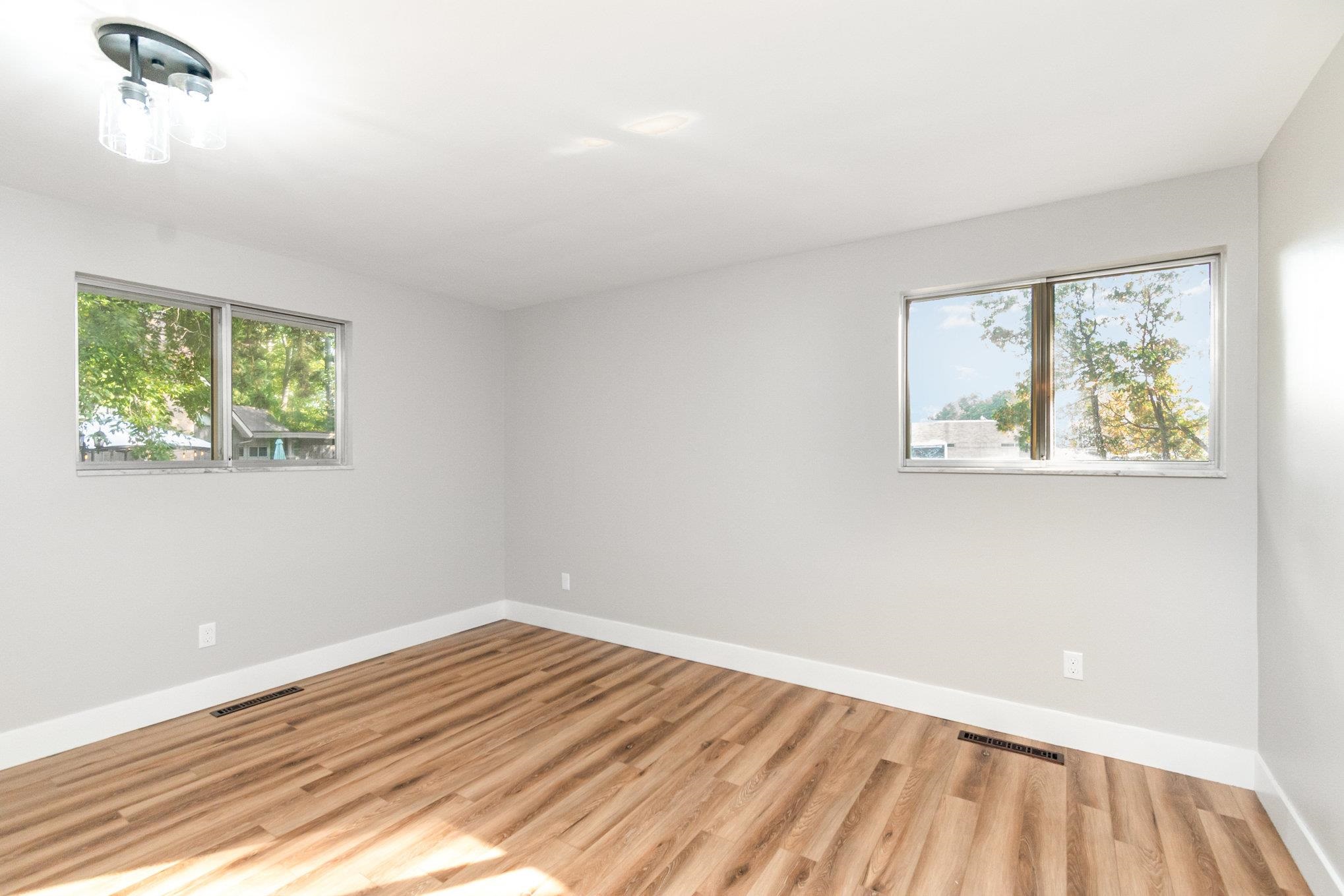 4911 Sturgeon Creek Parkway