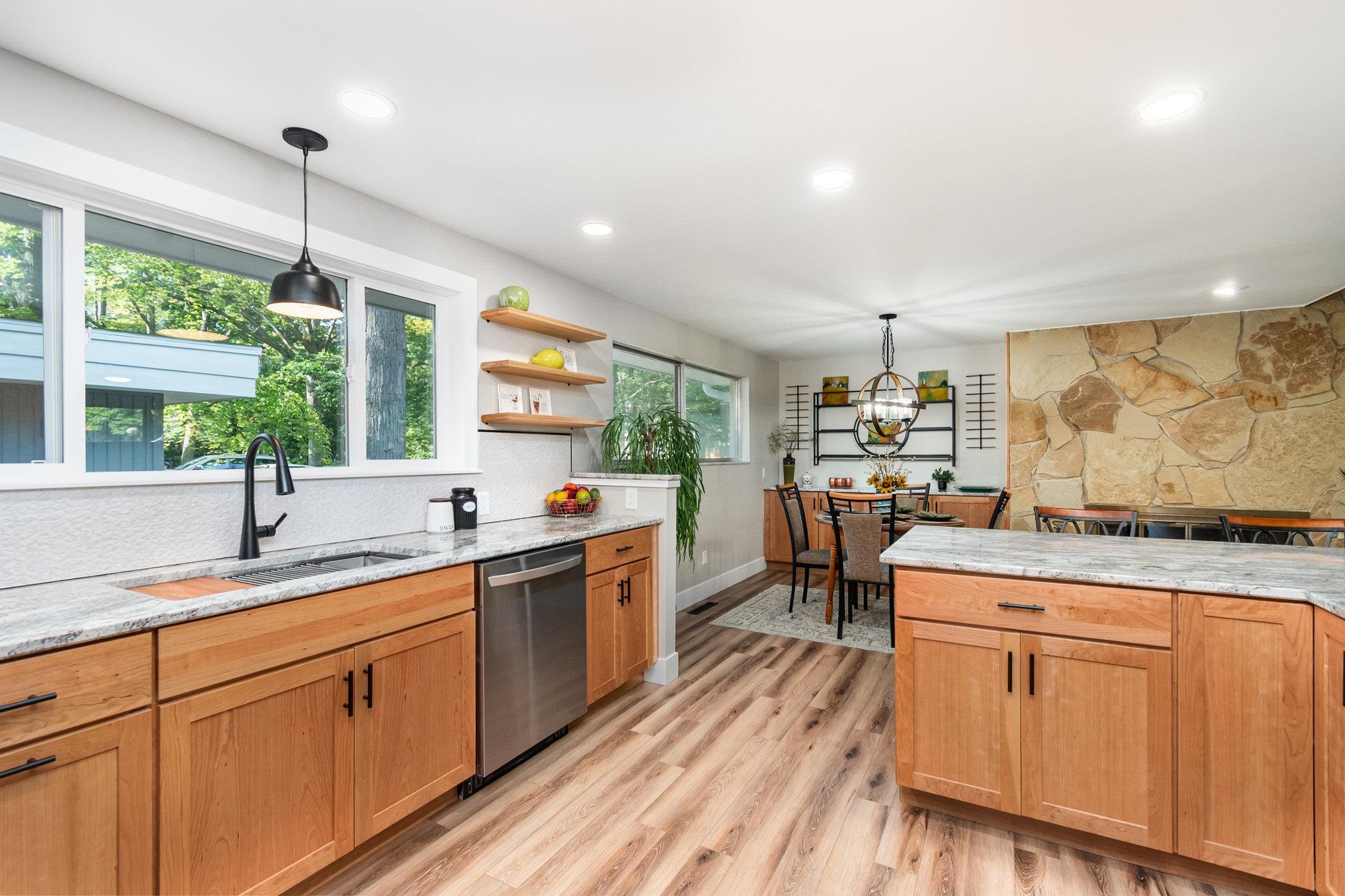 4911 Sturgeon Creek Parkway