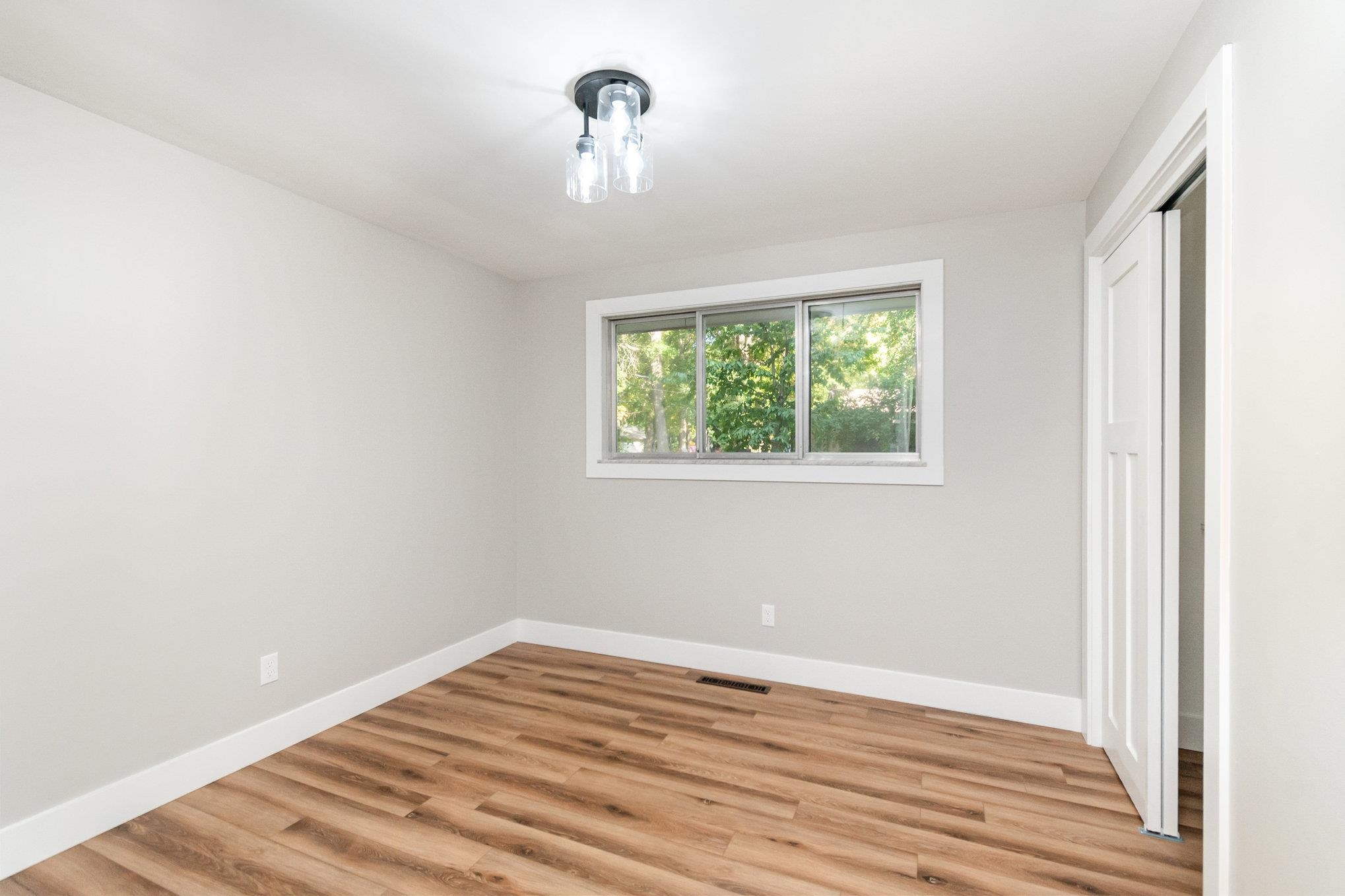 4911 Sturgeon Creek Parkway