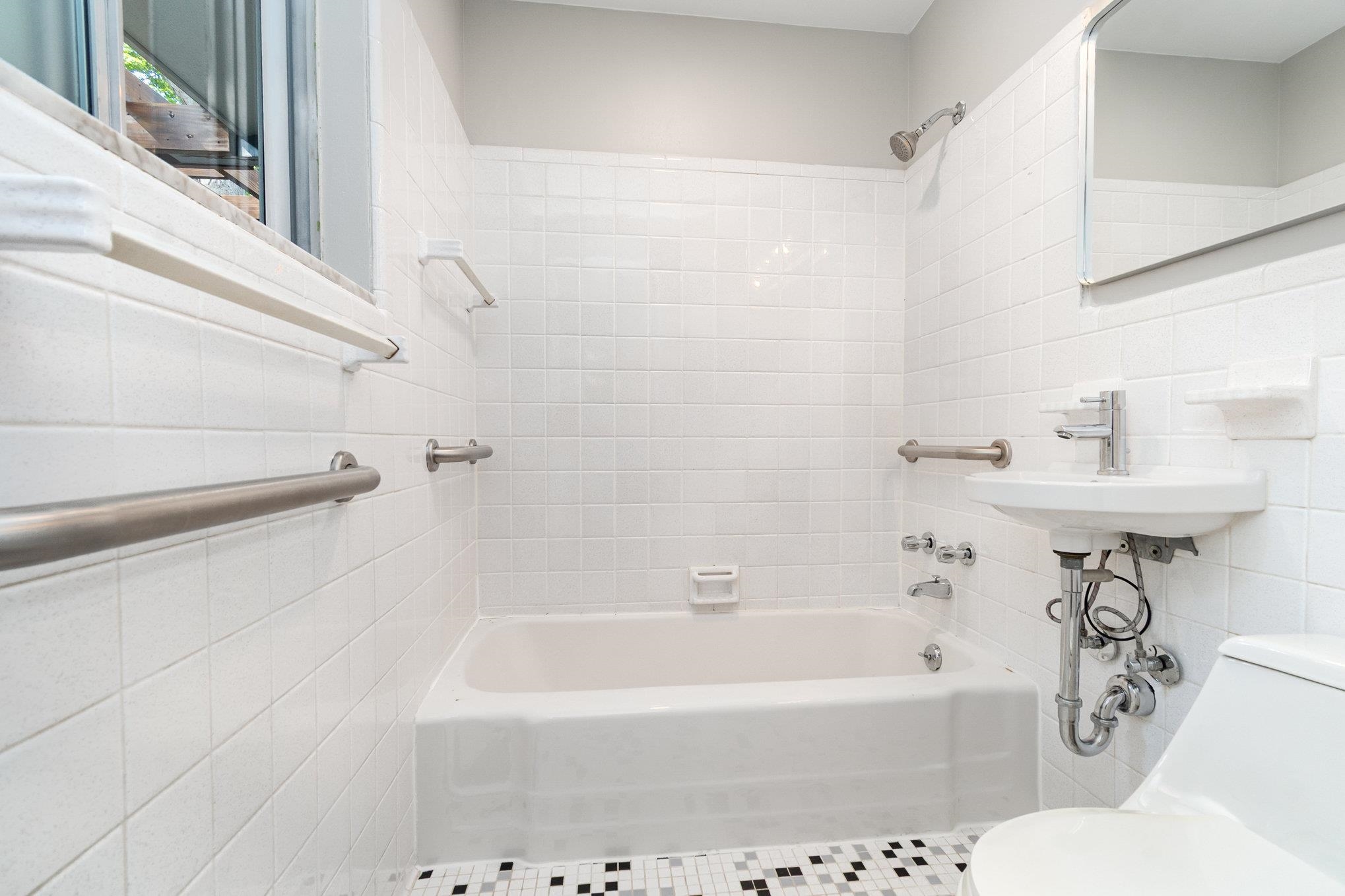 4911 Sturgeon Creek Parkway