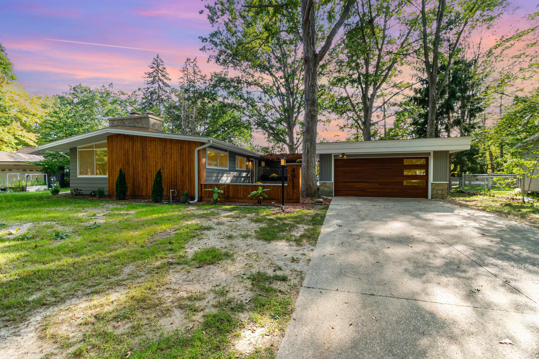 4911 Sturgeon Creek Parkway