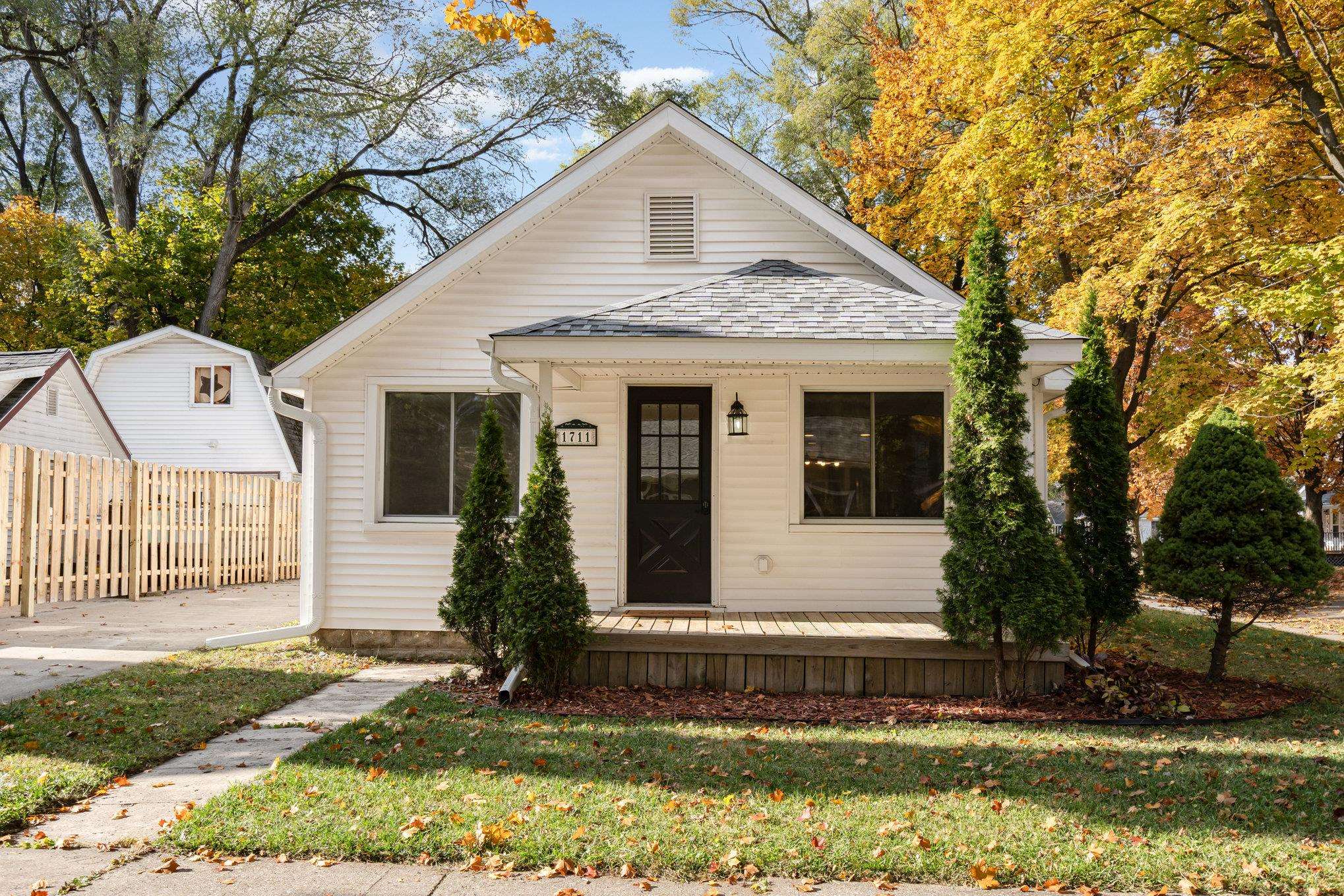 1711 Adelaide Street