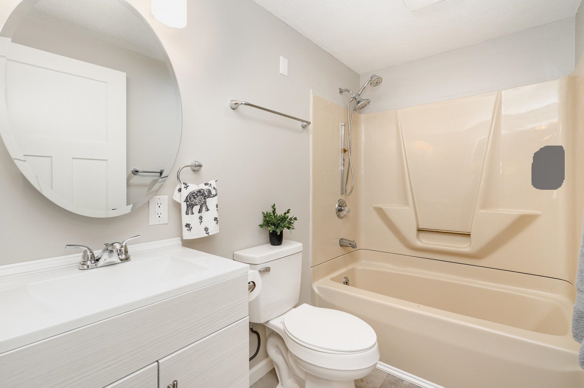 1711 Adelaide Street