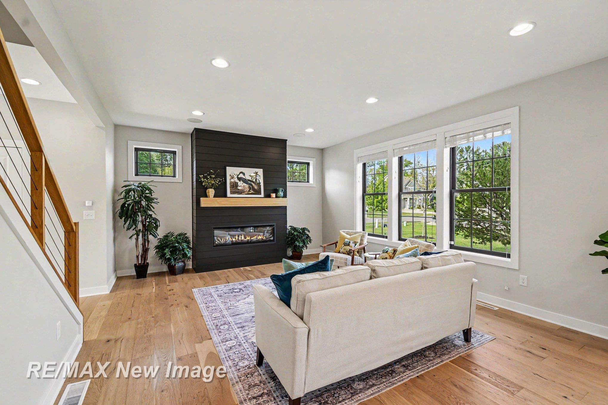 5412 Red Tail Lane